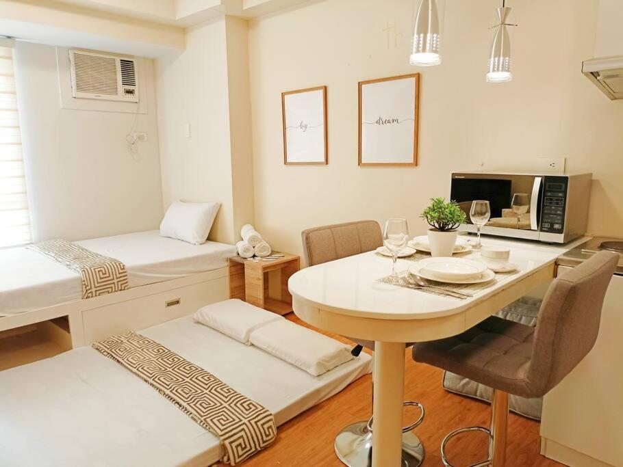 Pool, Wi-fi & Netflix In It Park Apartment *