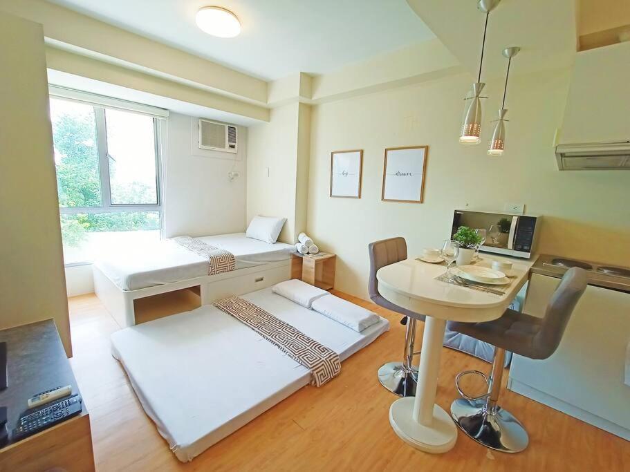 Apartment Pool, Wi-fi & Netflix In It Park Cebu