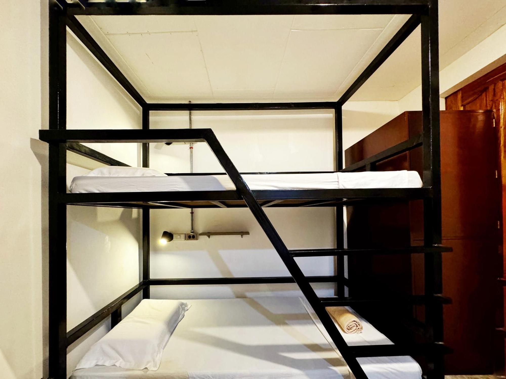 Hostel Ocean Breeze By Daily Sweet Moalboal