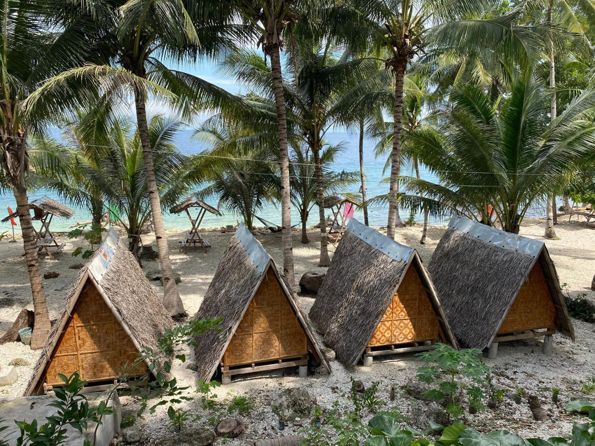 Alfonsa Tent Ground - Camp By The Sea * Oslob