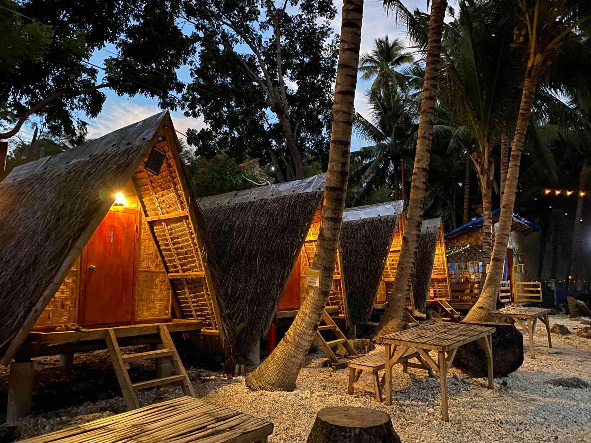 Alfonsa Tent Ground - Camp By The Sea * Oslob
