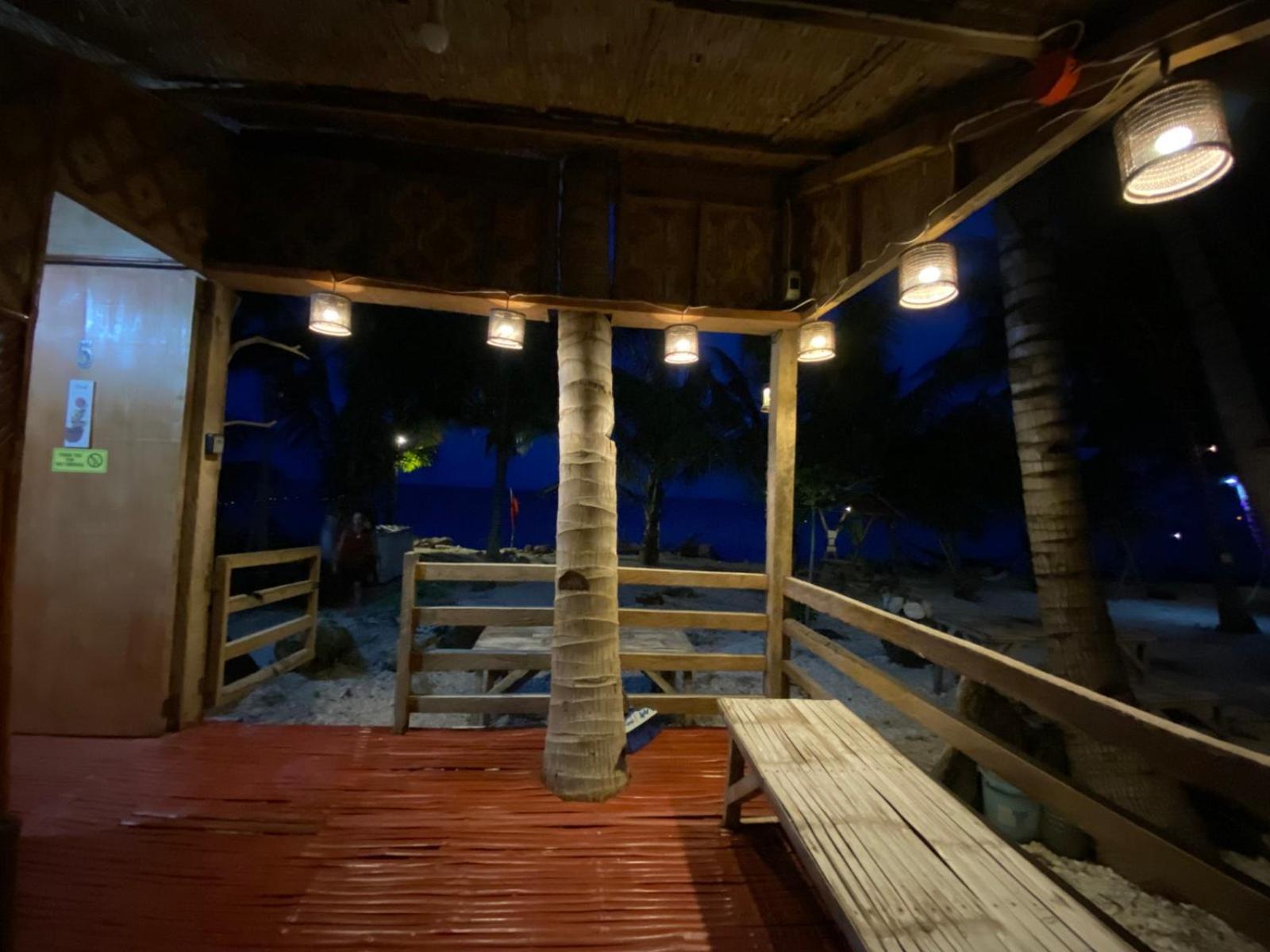 Alfonsa Tent Ground - Camp By The Sea Oslob