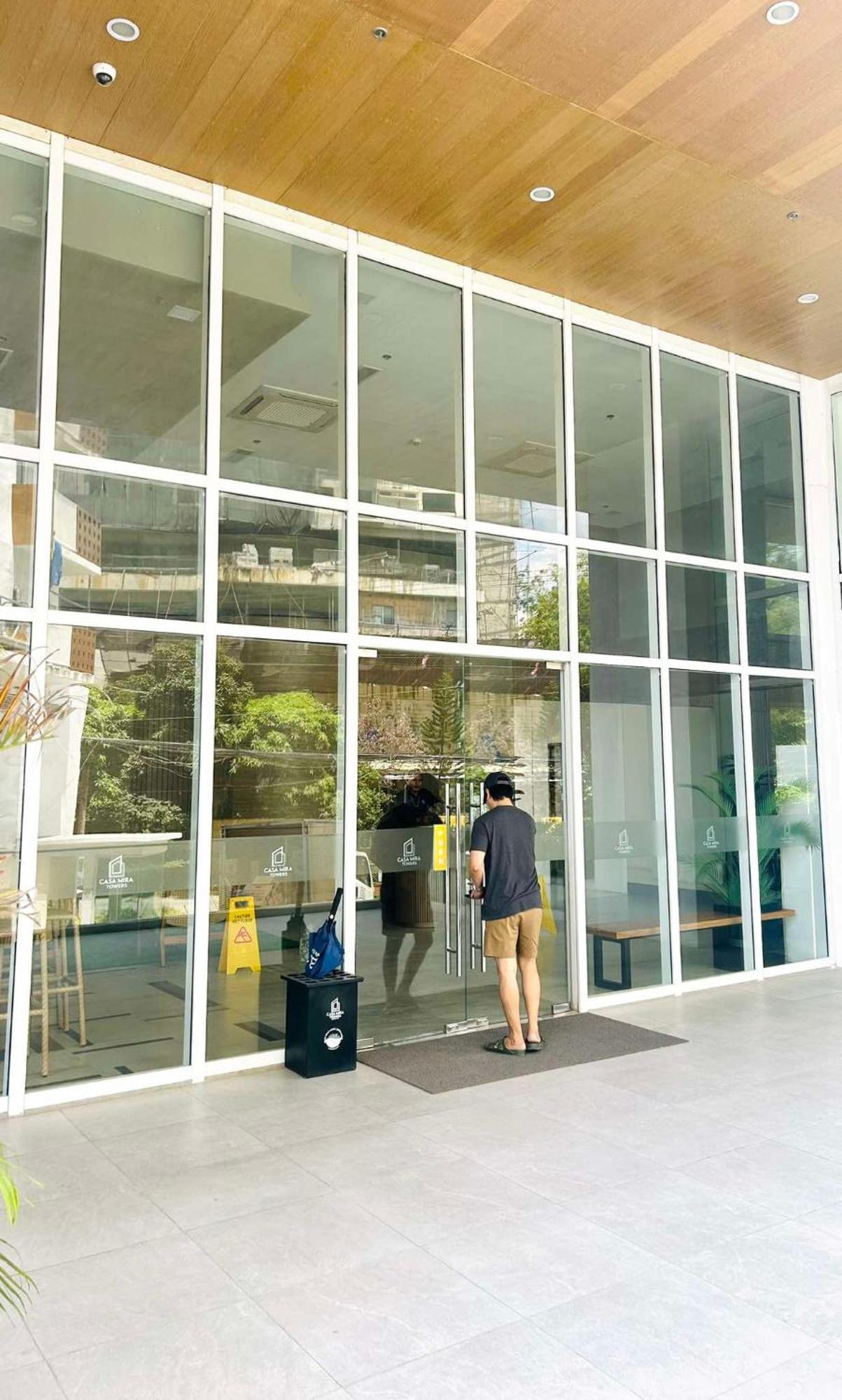Modern Urban Comfort Aparthotel