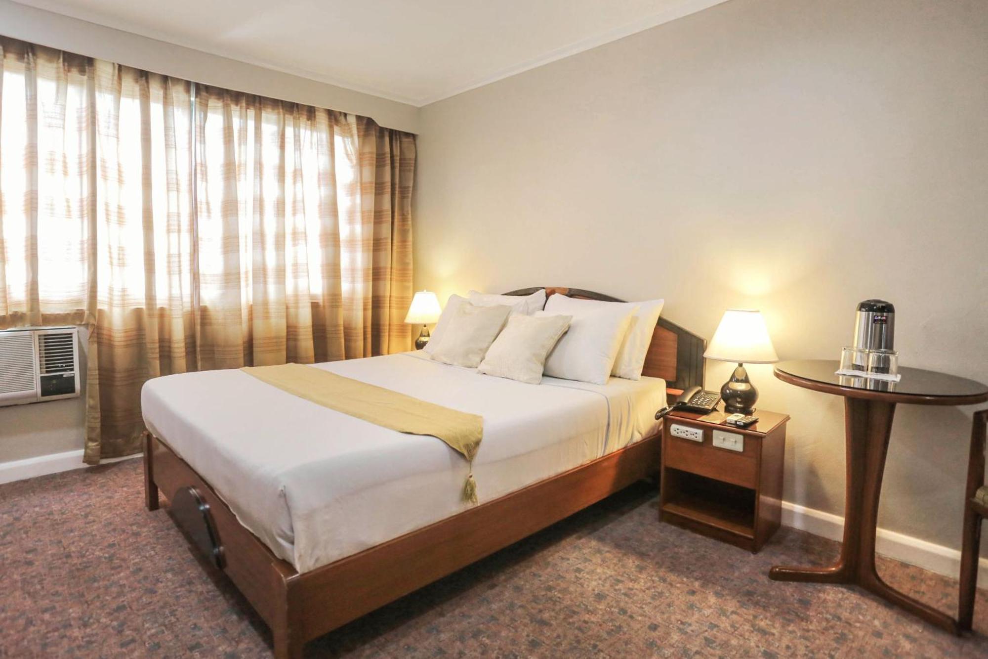 Hotel Plaza - 3*