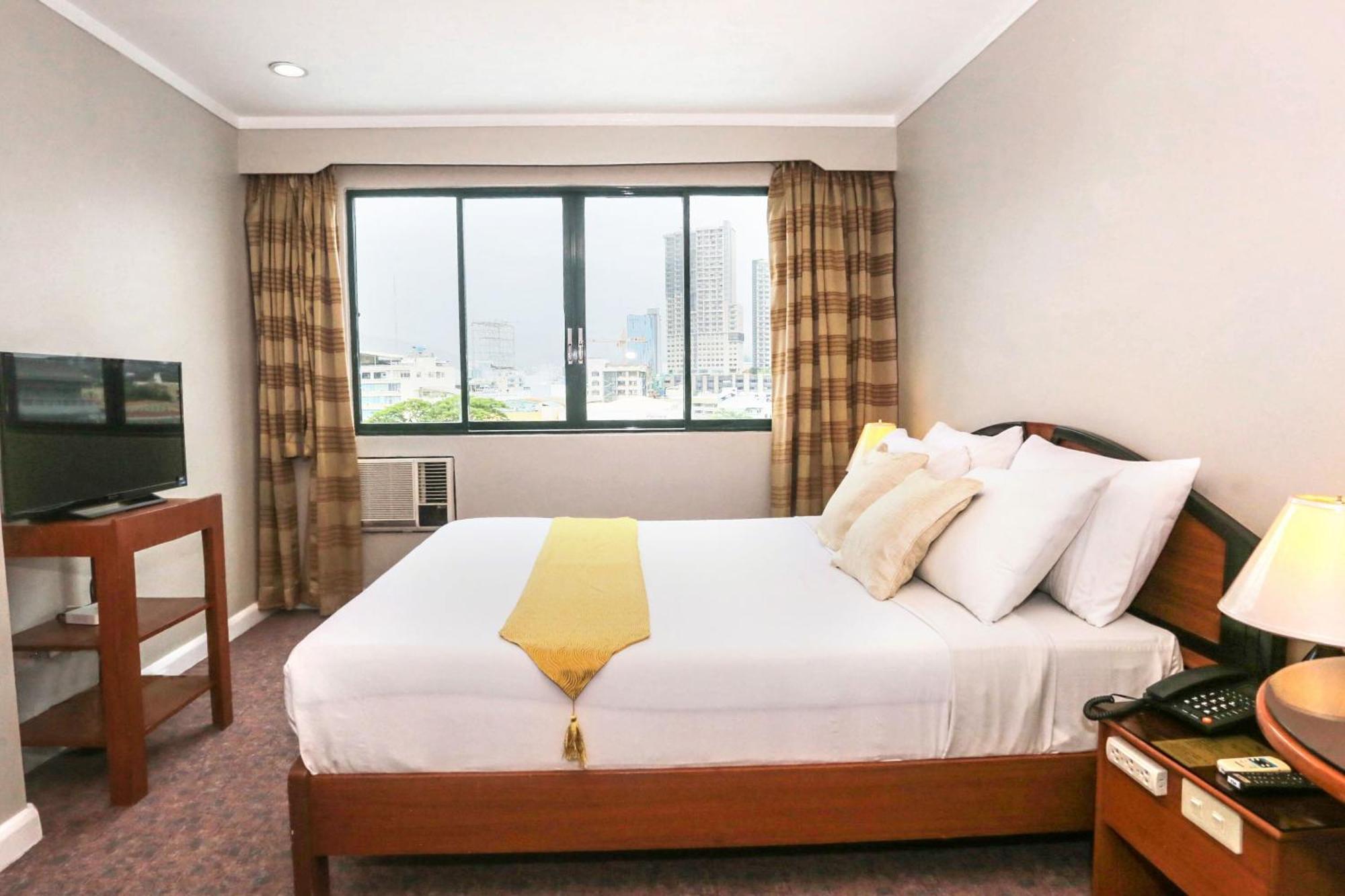Plaza - Cebu