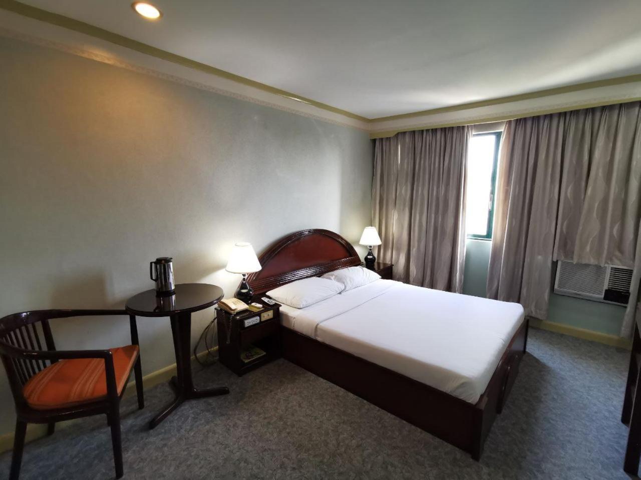 Hotel Plaza - Cebu