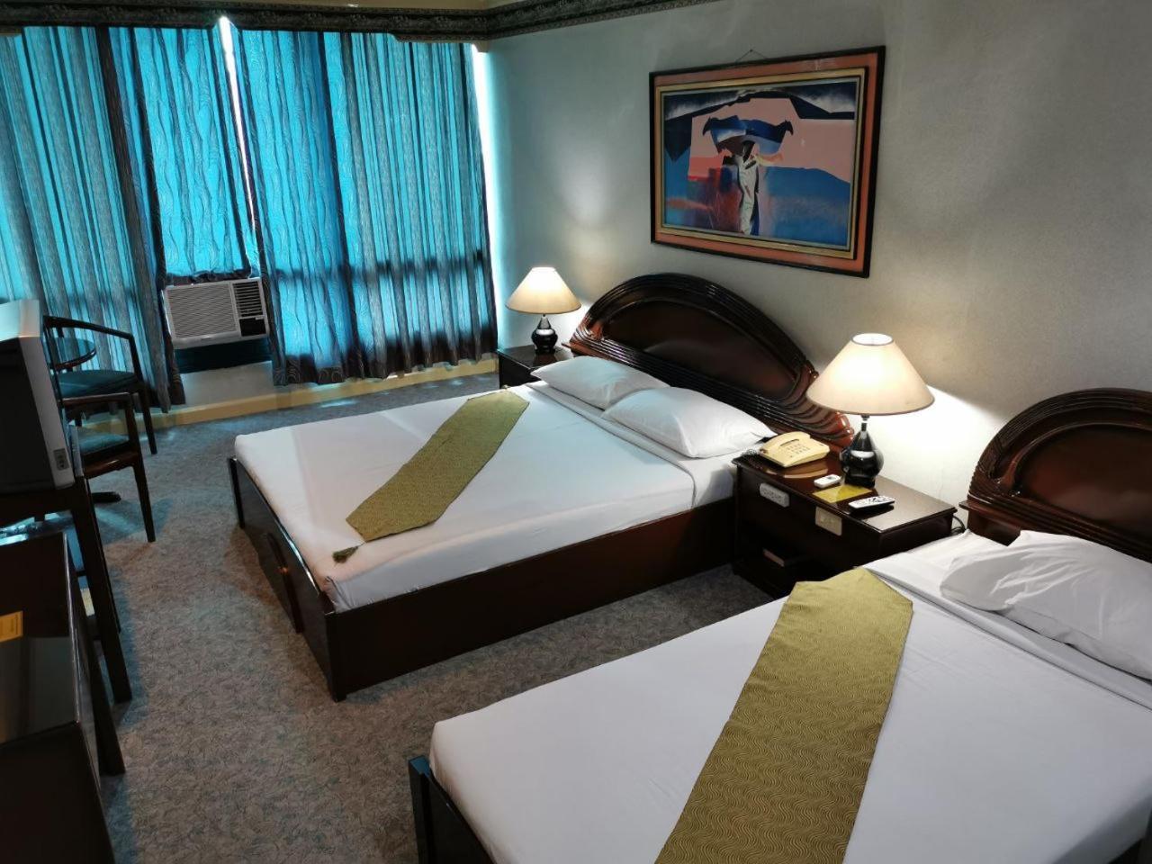 Plaza - Hotel