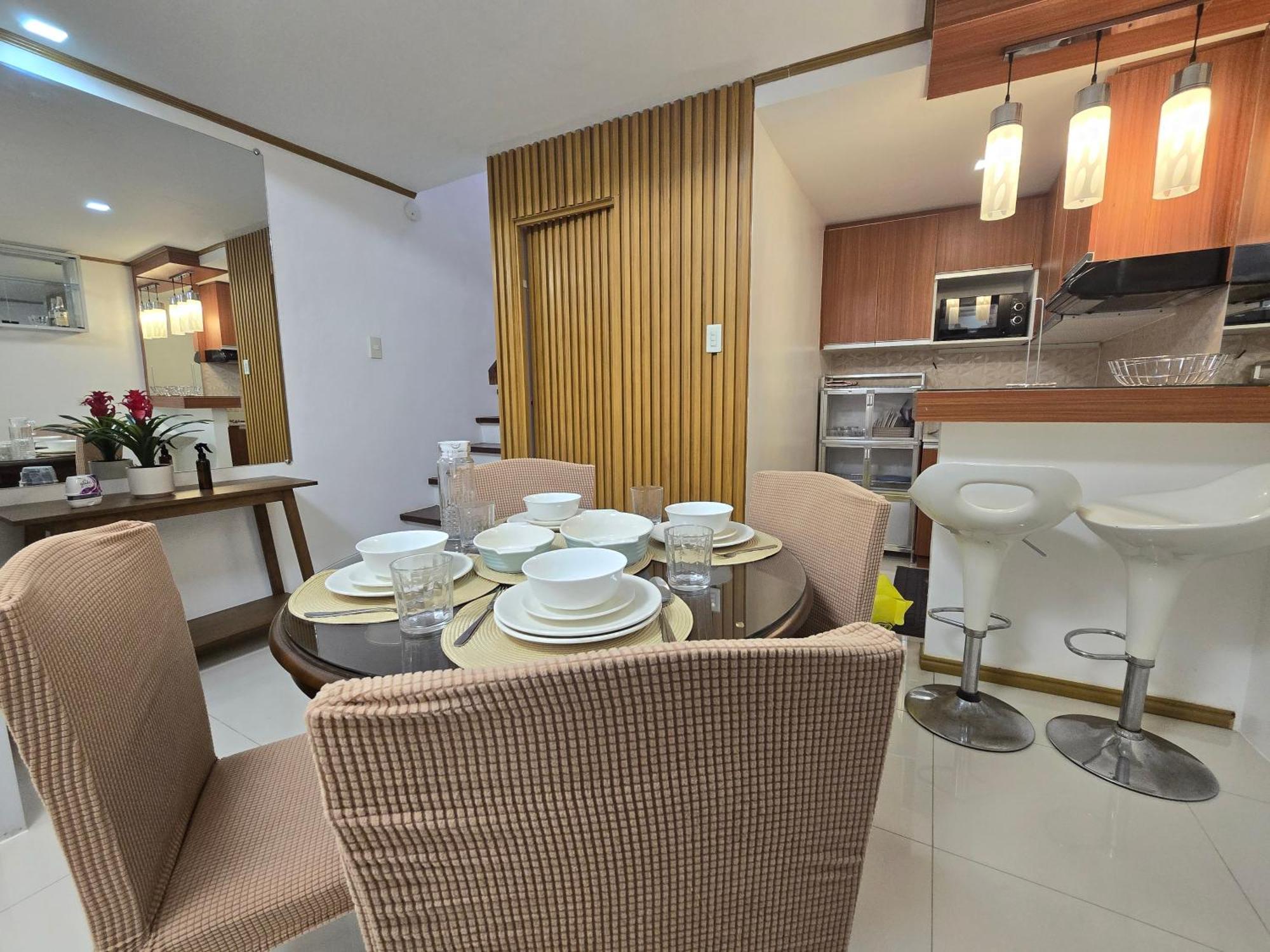 Apartment Fully-furnished Compostela House With Carpark, Wifi, Netflix *