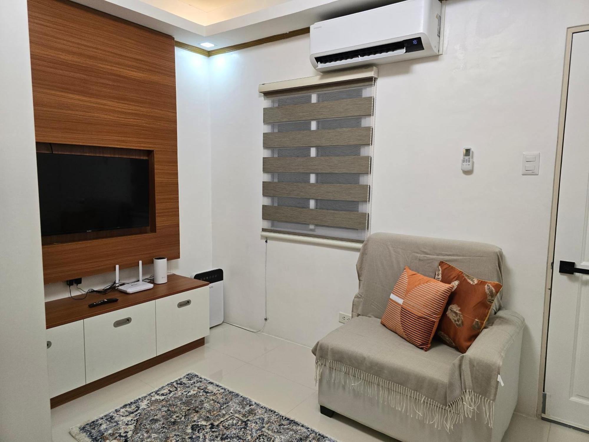 Fully-furnished Compostela House With Carpark, Wifi, Netflix Compostela (Cebu)