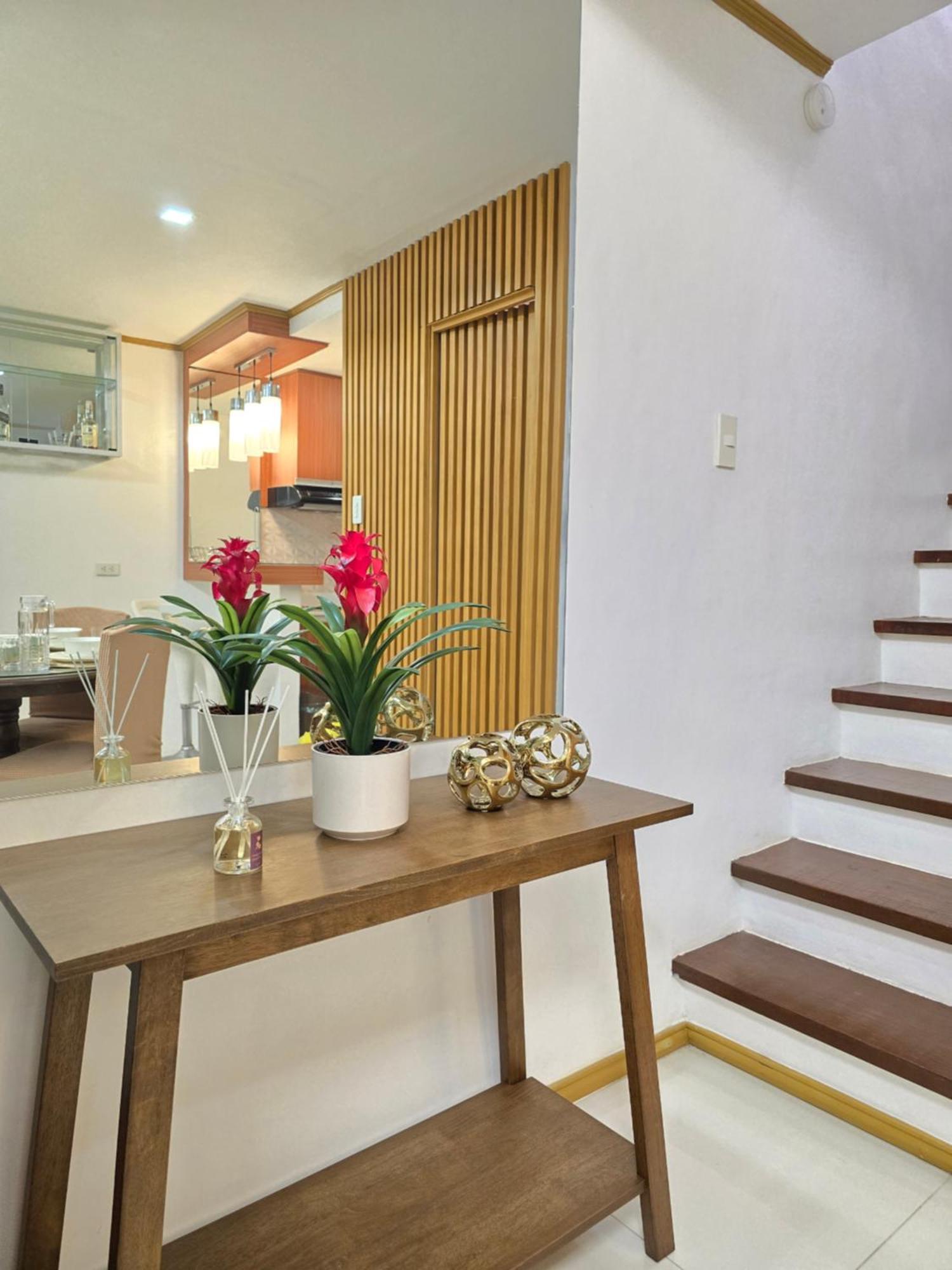 Apartment Fully-furnished Compostela House With Carpark, Wifi, Netflix