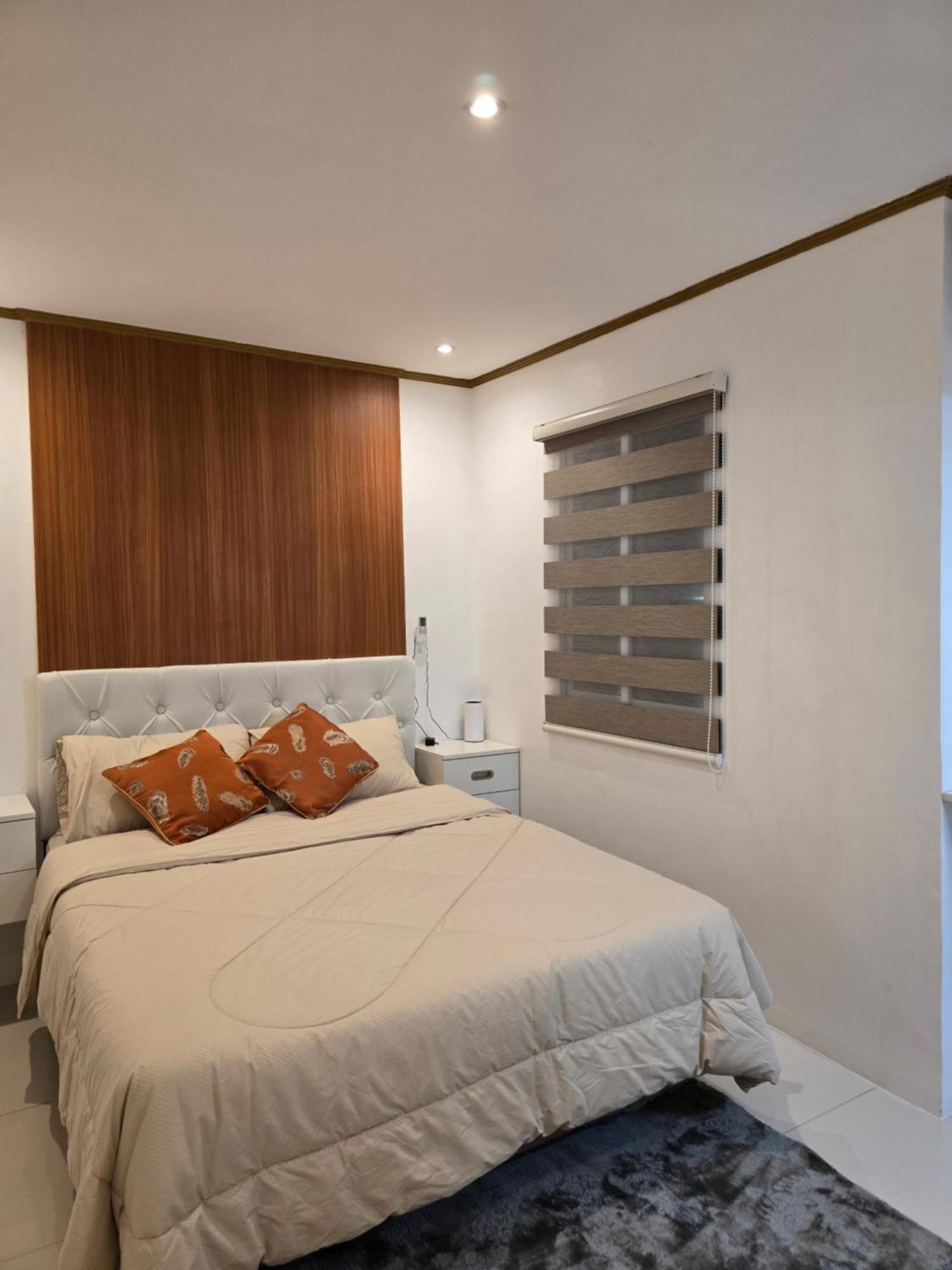 Fully-furnished Compostela House With Carpark, Wifi, Netflix Apartment *