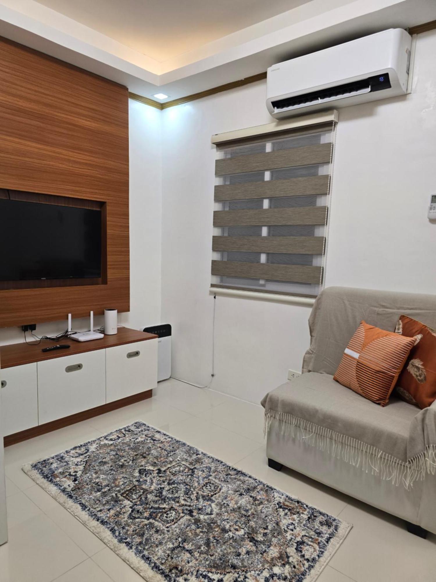 Apartment Fully-furnished Compostela House With Carpark, Wifi, Netflix Compostela (Cebu)