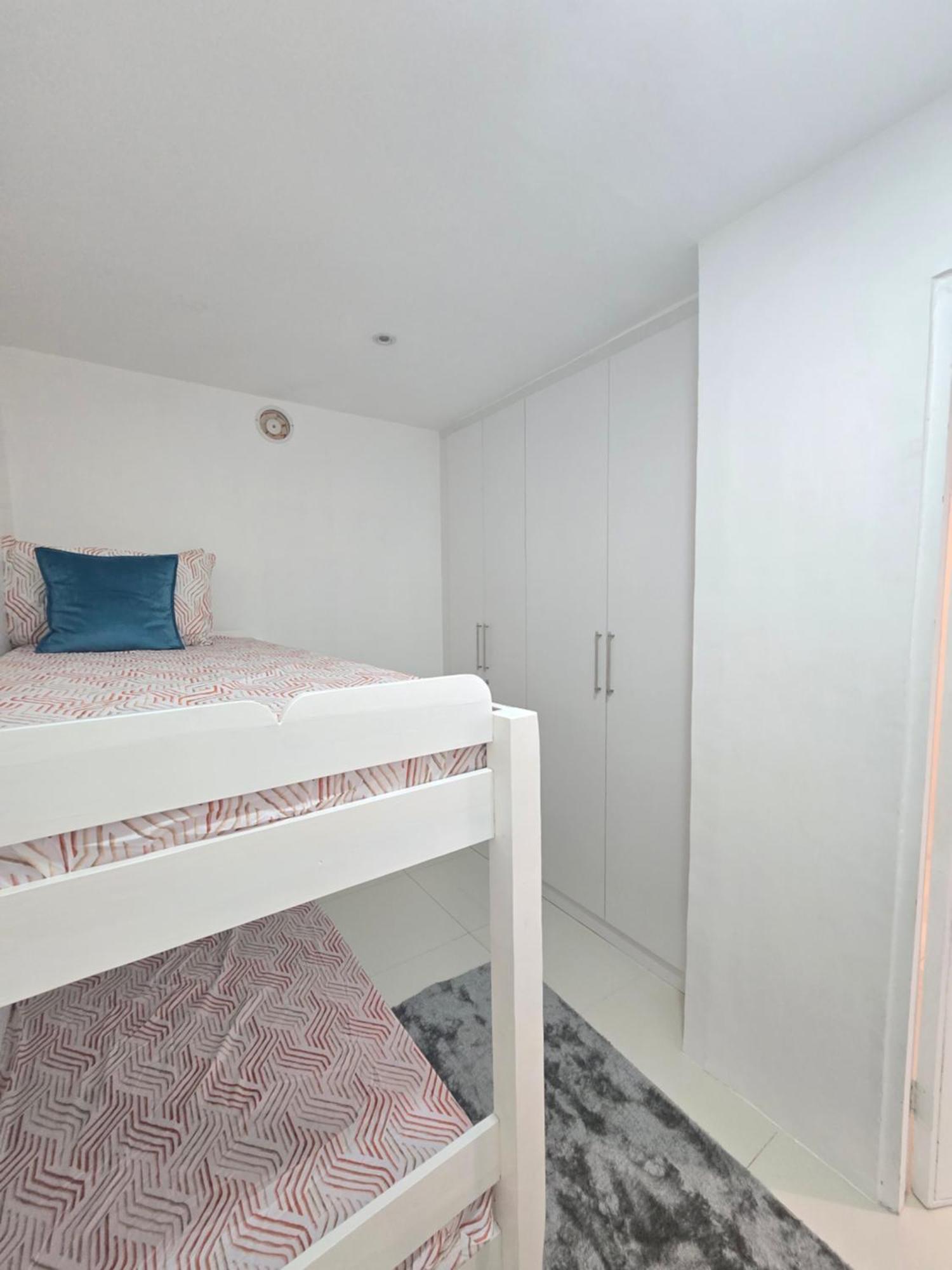 Fully-furnished Compostela House With Carpark, Wifi, Netflix Apartment *