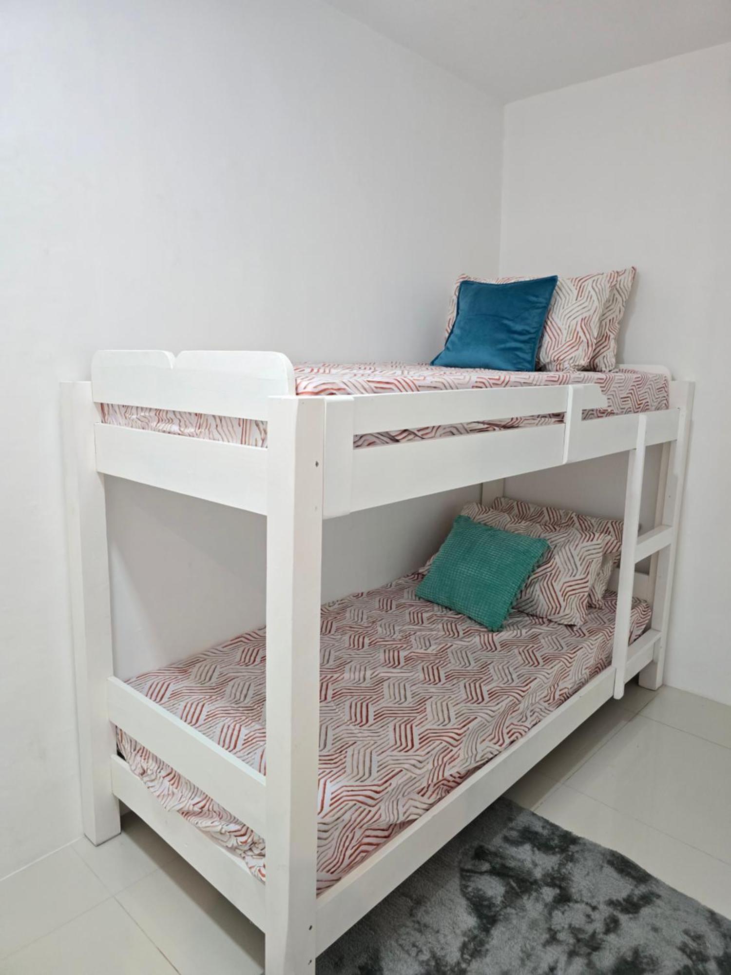 Fully-furnished Compostela House With Carpark, Wifi, Netflix *
