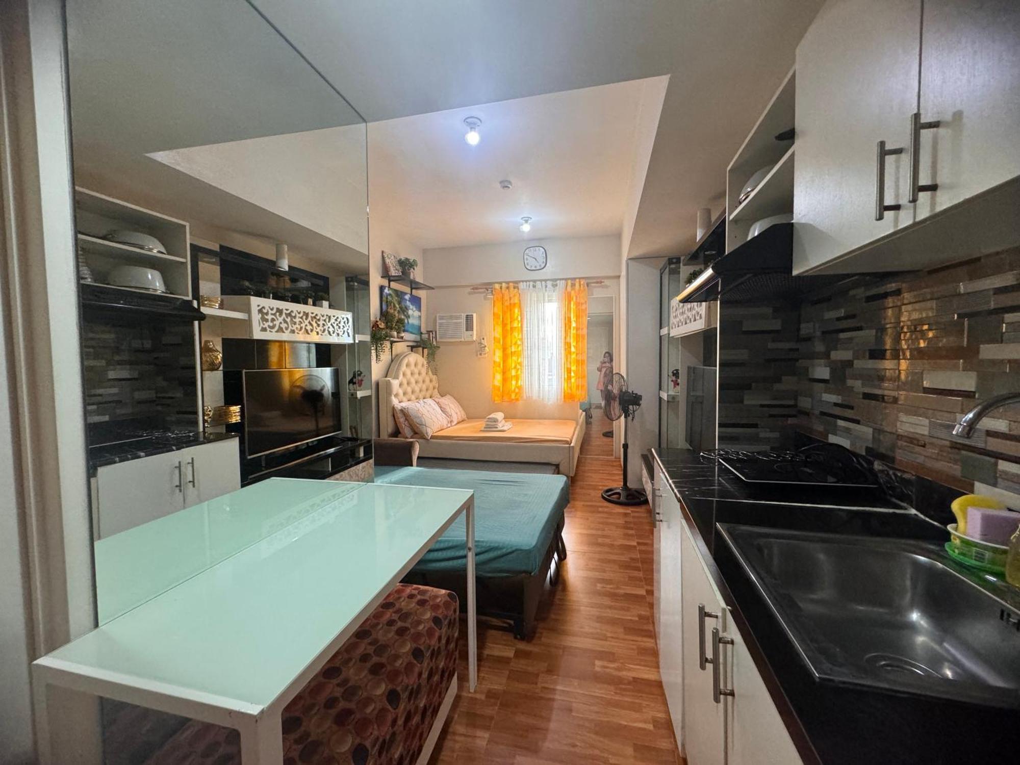 Luxanos Place- Sunvida Tower