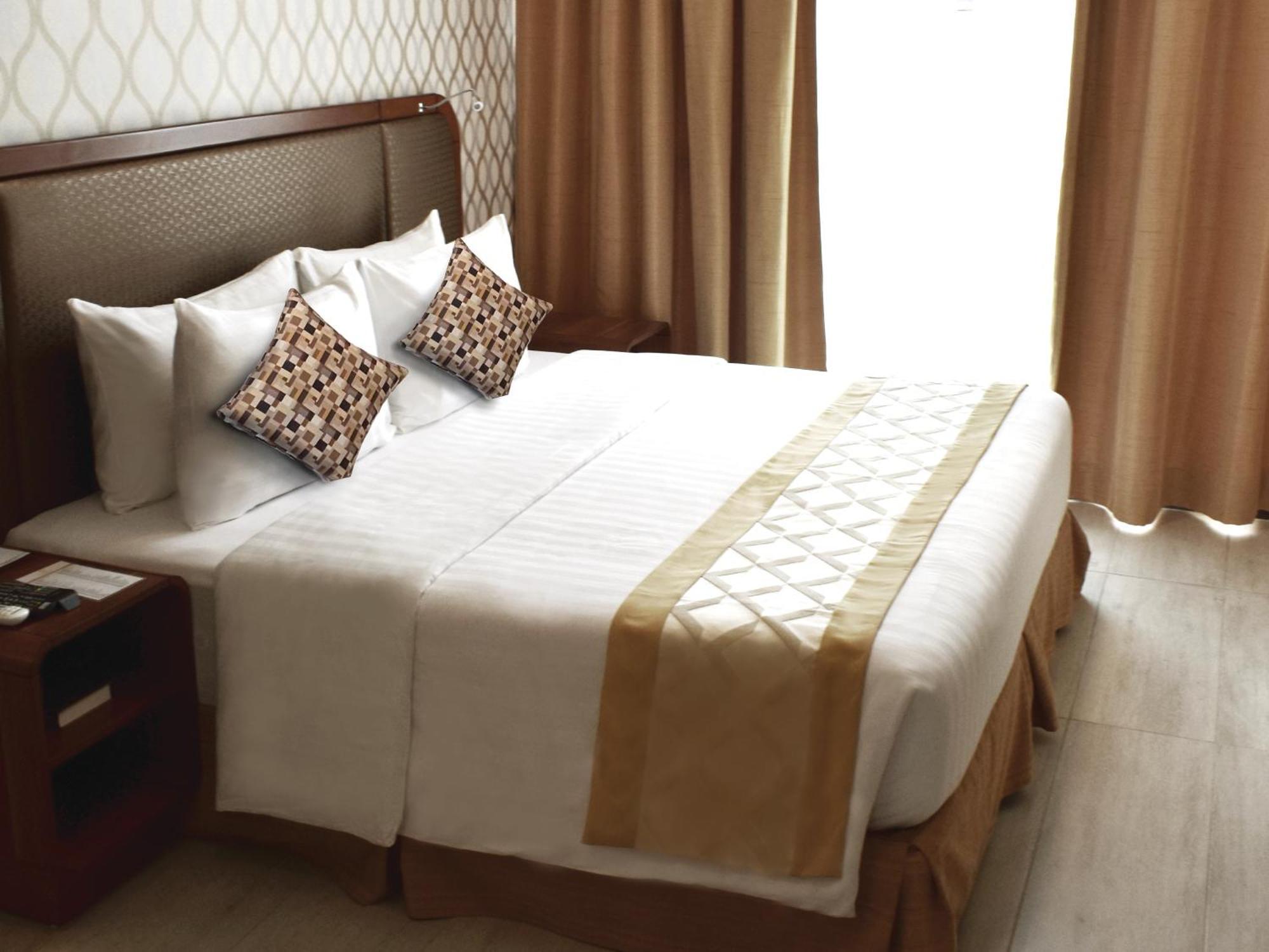 One & 4* Cebu