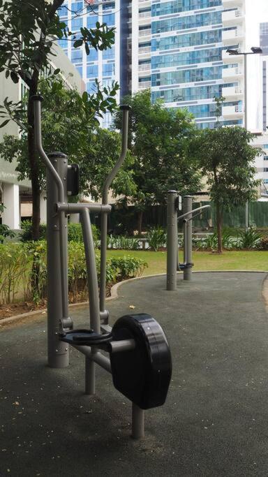 Apartment Spacious 2br At It Park W Pool & Stream Video
