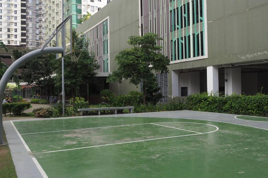 Apartment Spacious 2br At It Park W Pool & Stream Video