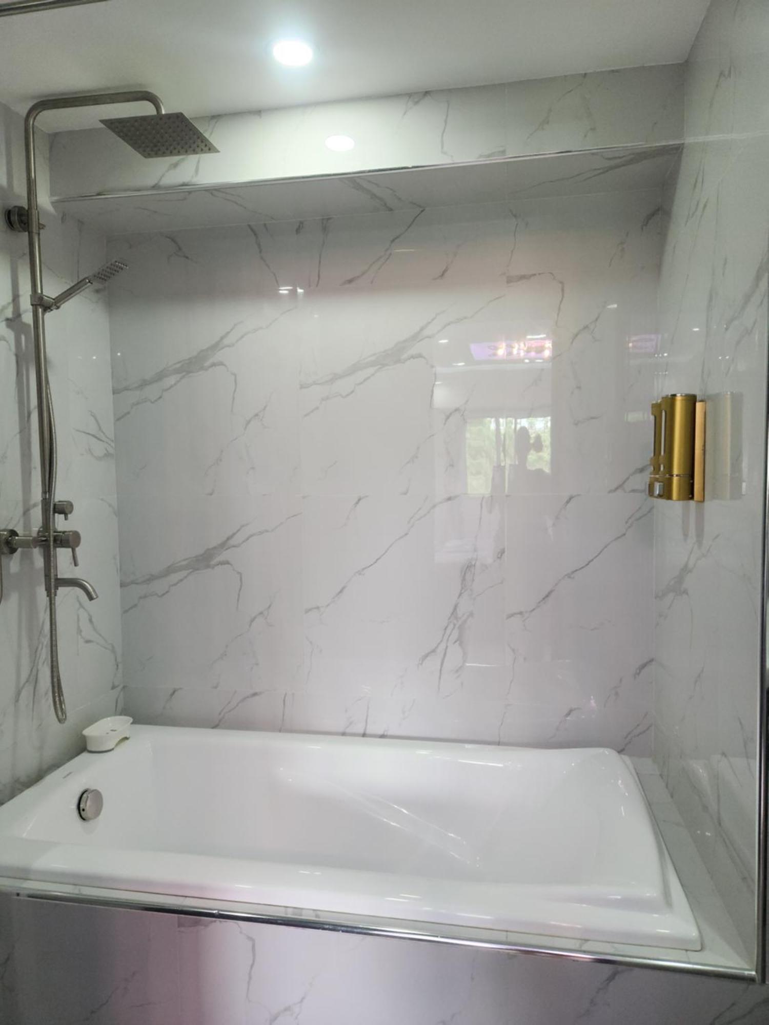 Azur B316 Near Airport, Netflix, Stylish, Cozy With Swimming Pool Apartment Lapu-Lapu City