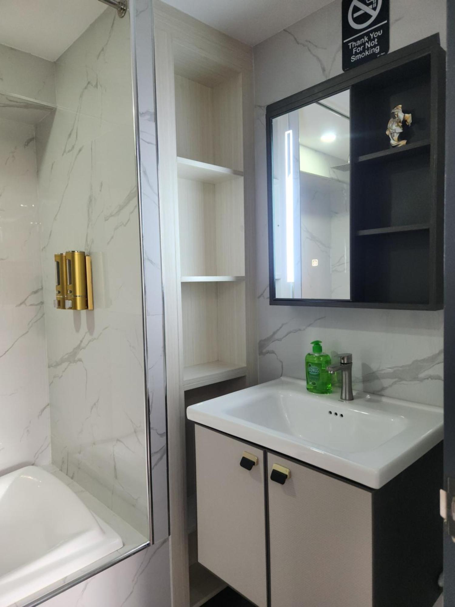 Azur B316 Near Airport, Netflix, Stylish, Cozy With Swimming Pool Lapu-Lapu City