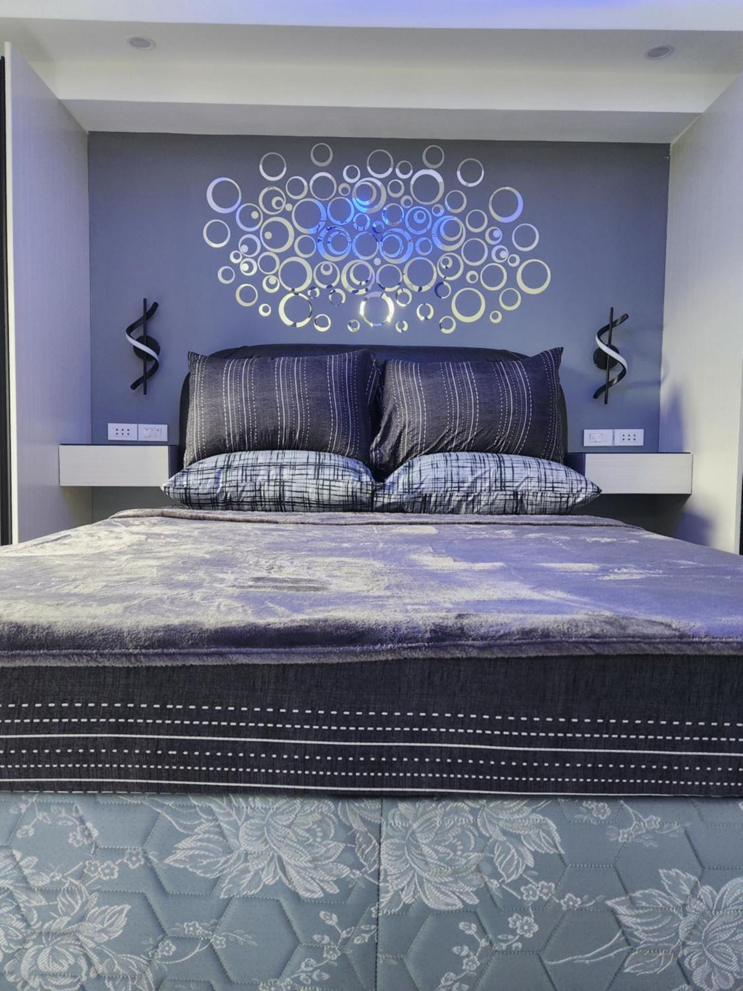 Azur B316 Near Airport, Netflix, Stylish, Cozy With Swimming Pool Apartment Lapu-Lapu City