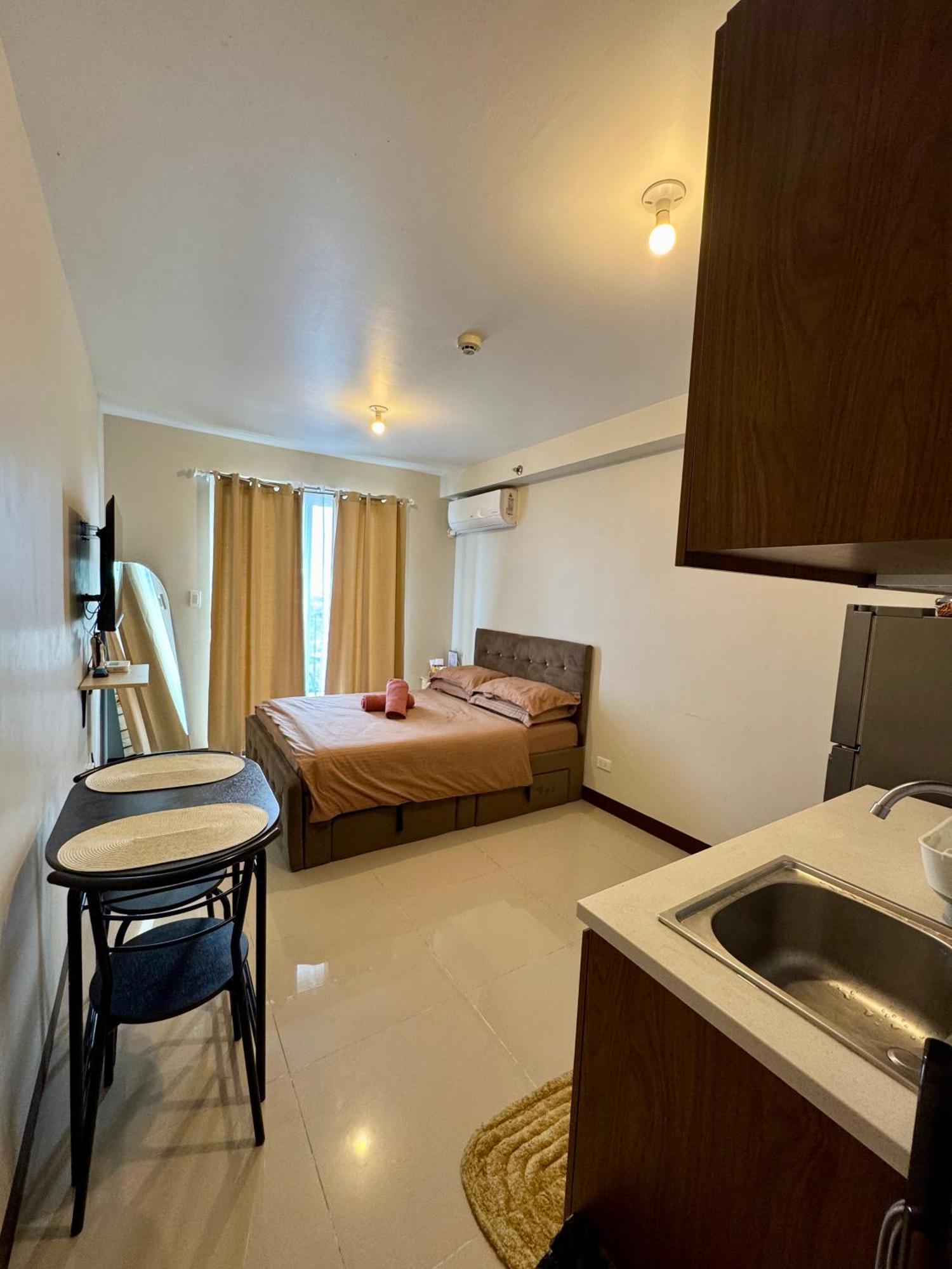 Seaside Serenity W/ Sunrise @ Saekyung Village One Aparthotel Lapu-Lapu City