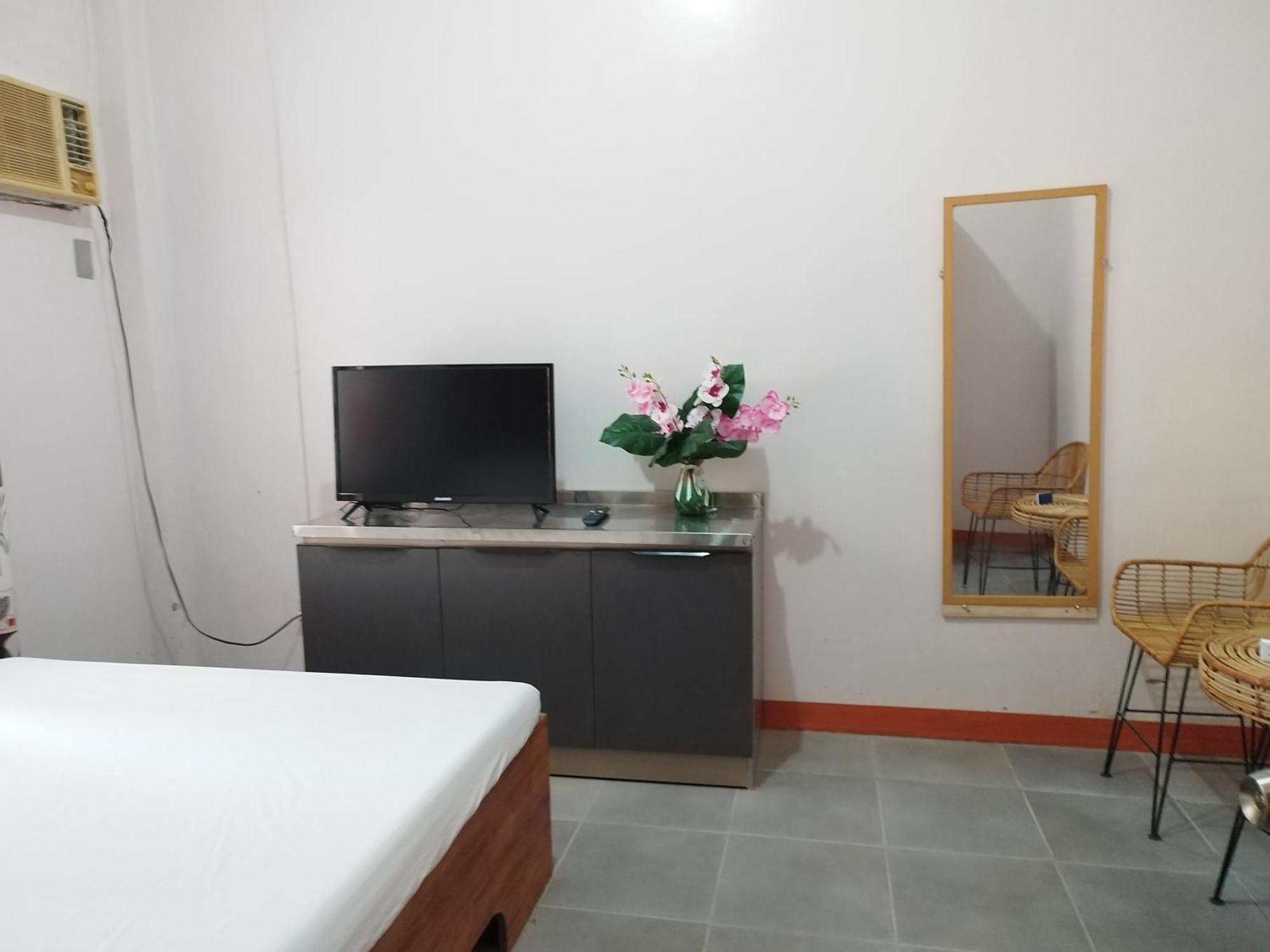 Homestay R & J In Naga Cebu Tina-an