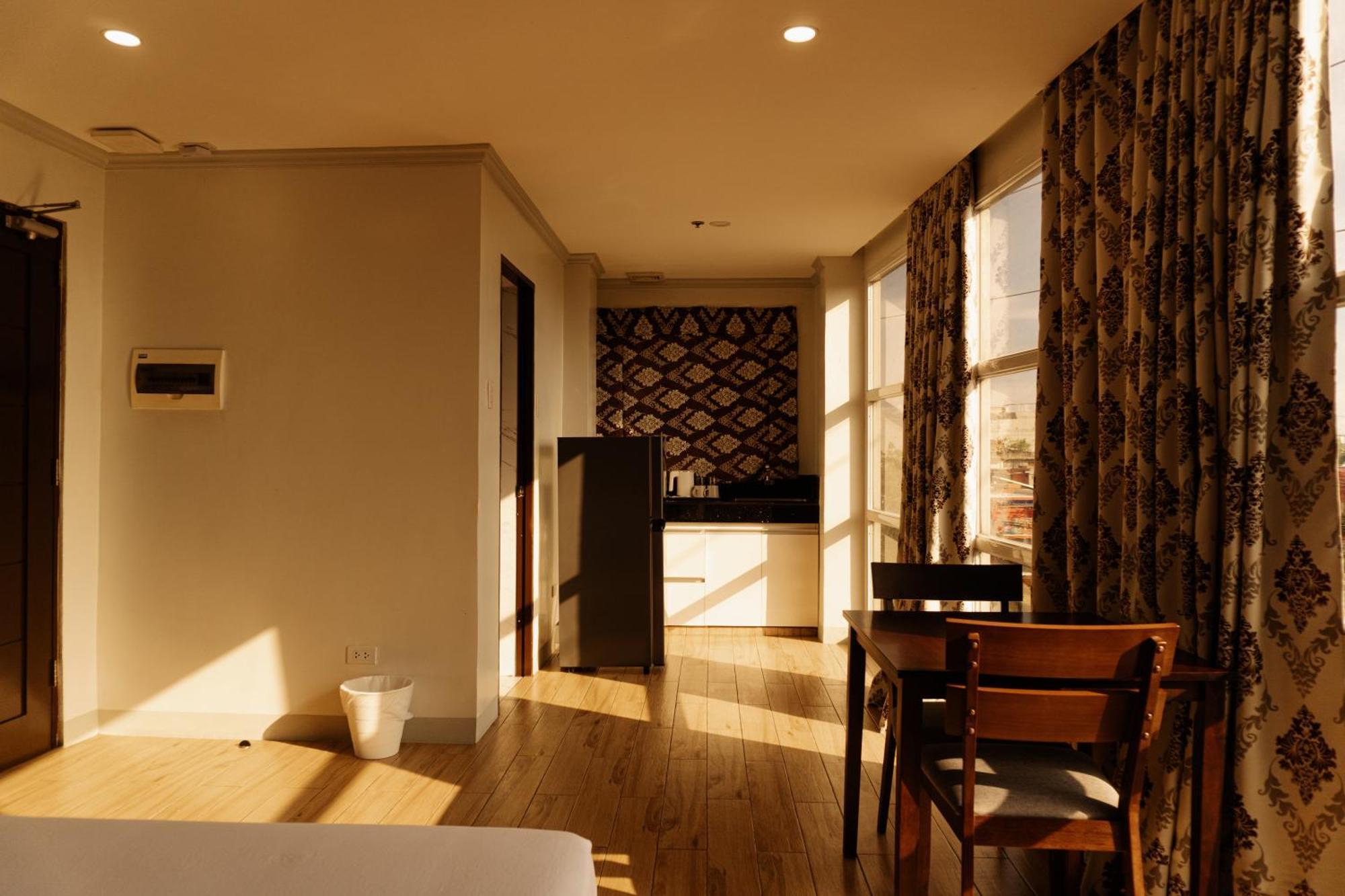 Hotel Madison *