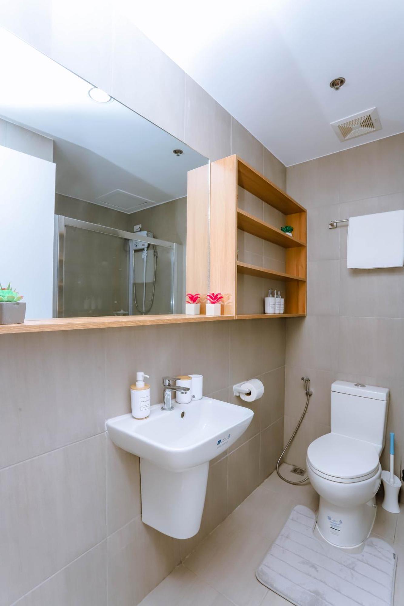 Staycation Minimalist With Rooftop Pool And Netflix Apartment