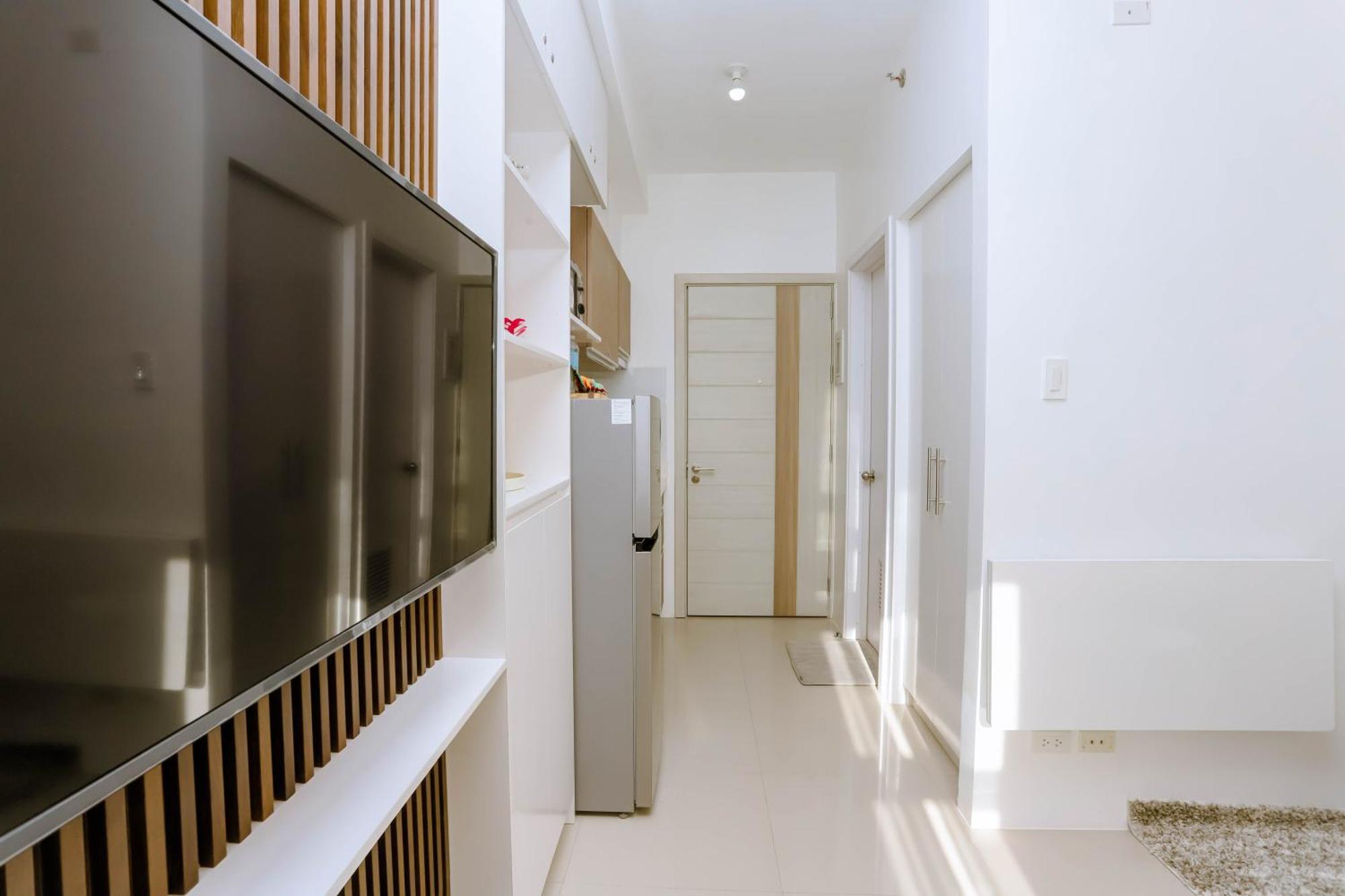 Staycation Minimalist With Rooftop Pool And Netflix Apartment Cebu