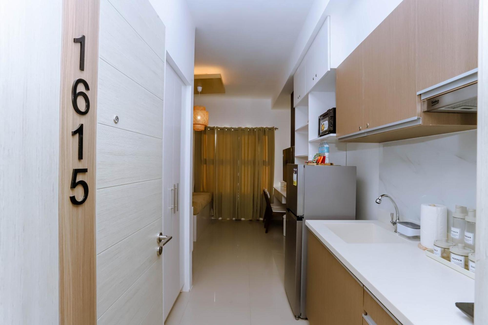 Apartment Staycation Minimalist With Rooftop Pool And Netflix *