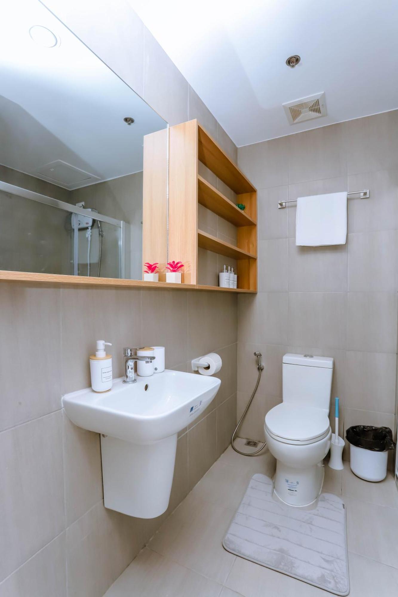 Apartment Staycation Minimalist With Rooftop Pool And Netflix *
