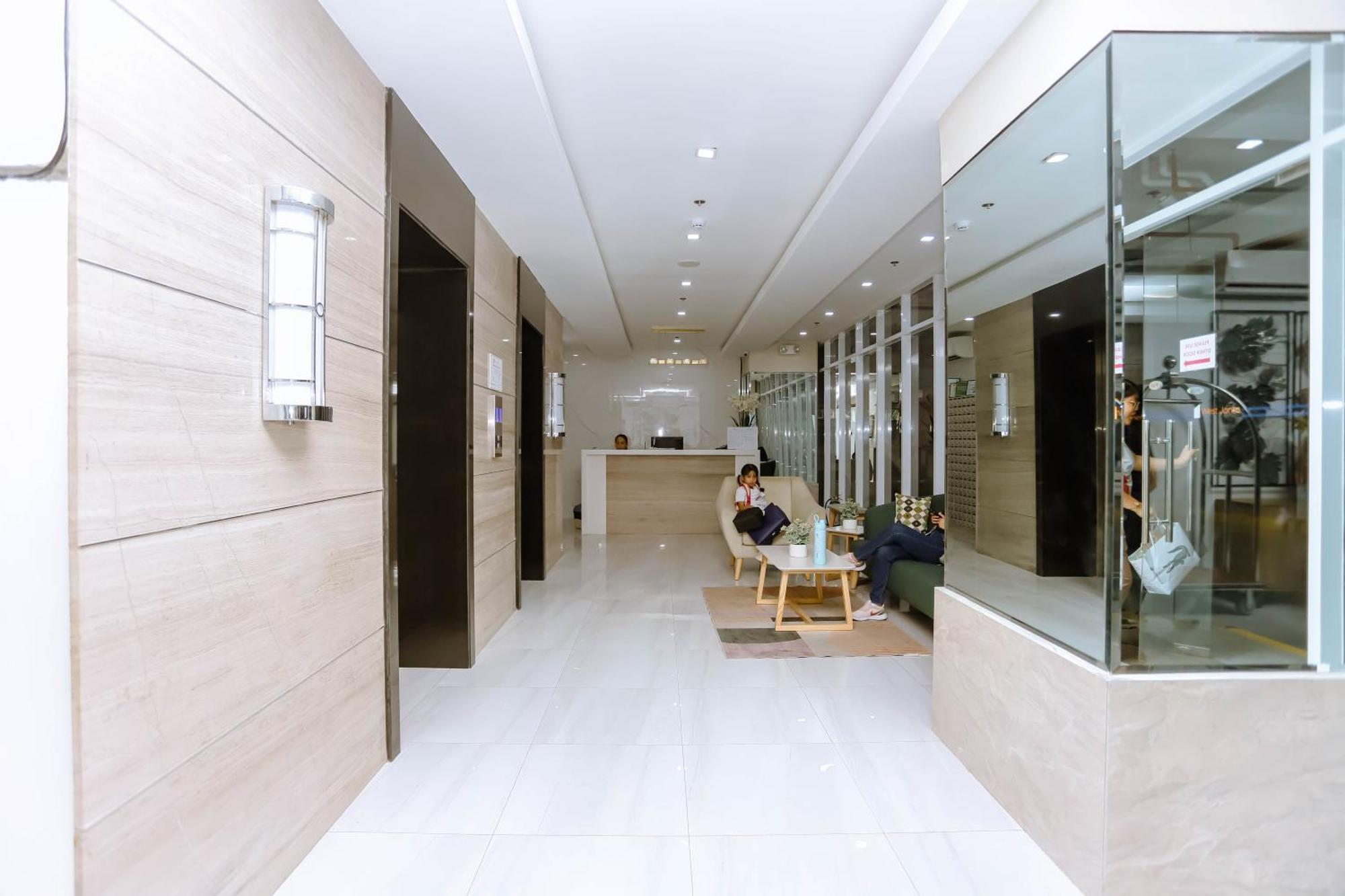 Staycation Minimalist With Rooftop Pool And Netflix Apartment Cebu
