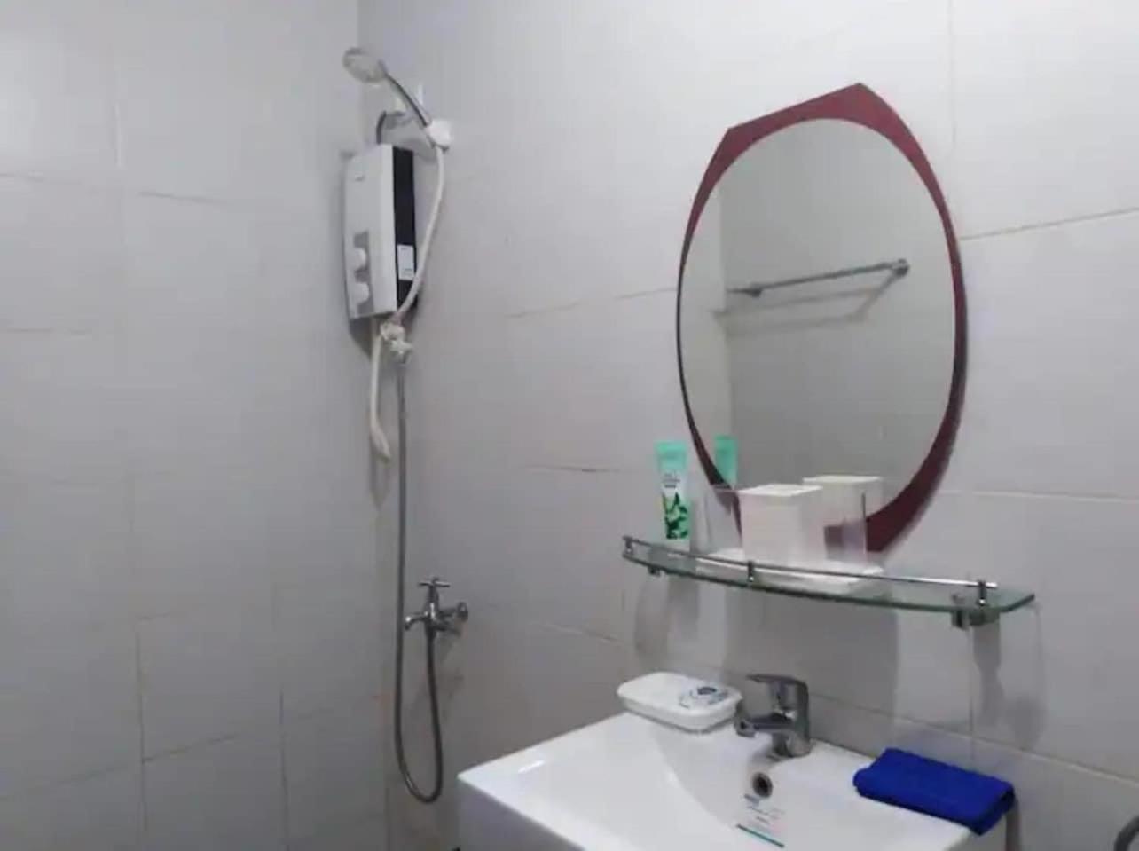 Apartment Trillium 8f Pet Friendly With 1bed 2sofabeds And Balcony Near Ayala Center Mall