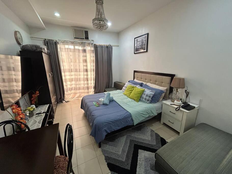Apartment Trillium 8f Pet Friendly With 1bed 2sofabeds And Balcony Near Ayala Center Mall