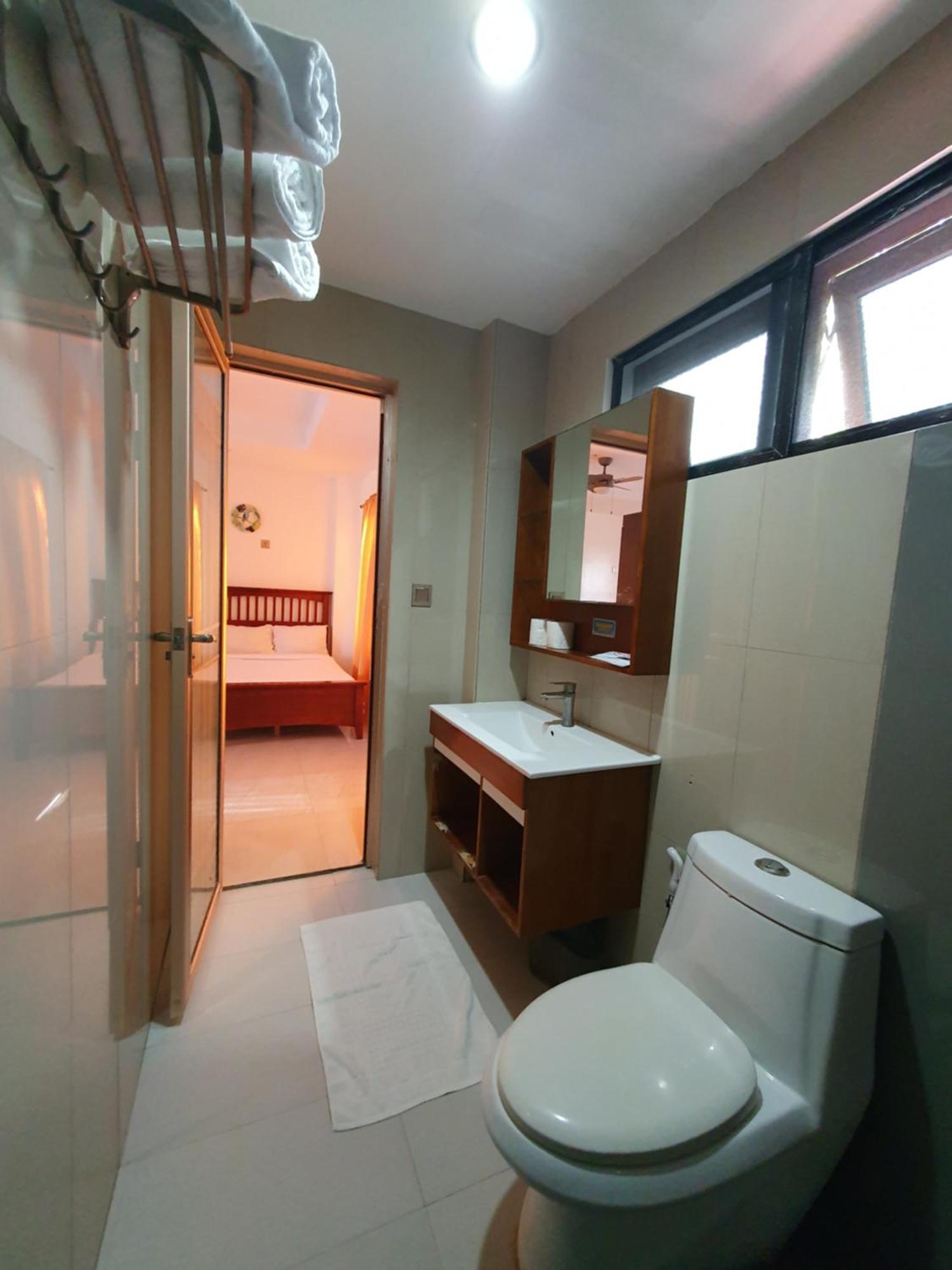 Hotel Tropics Moalboal