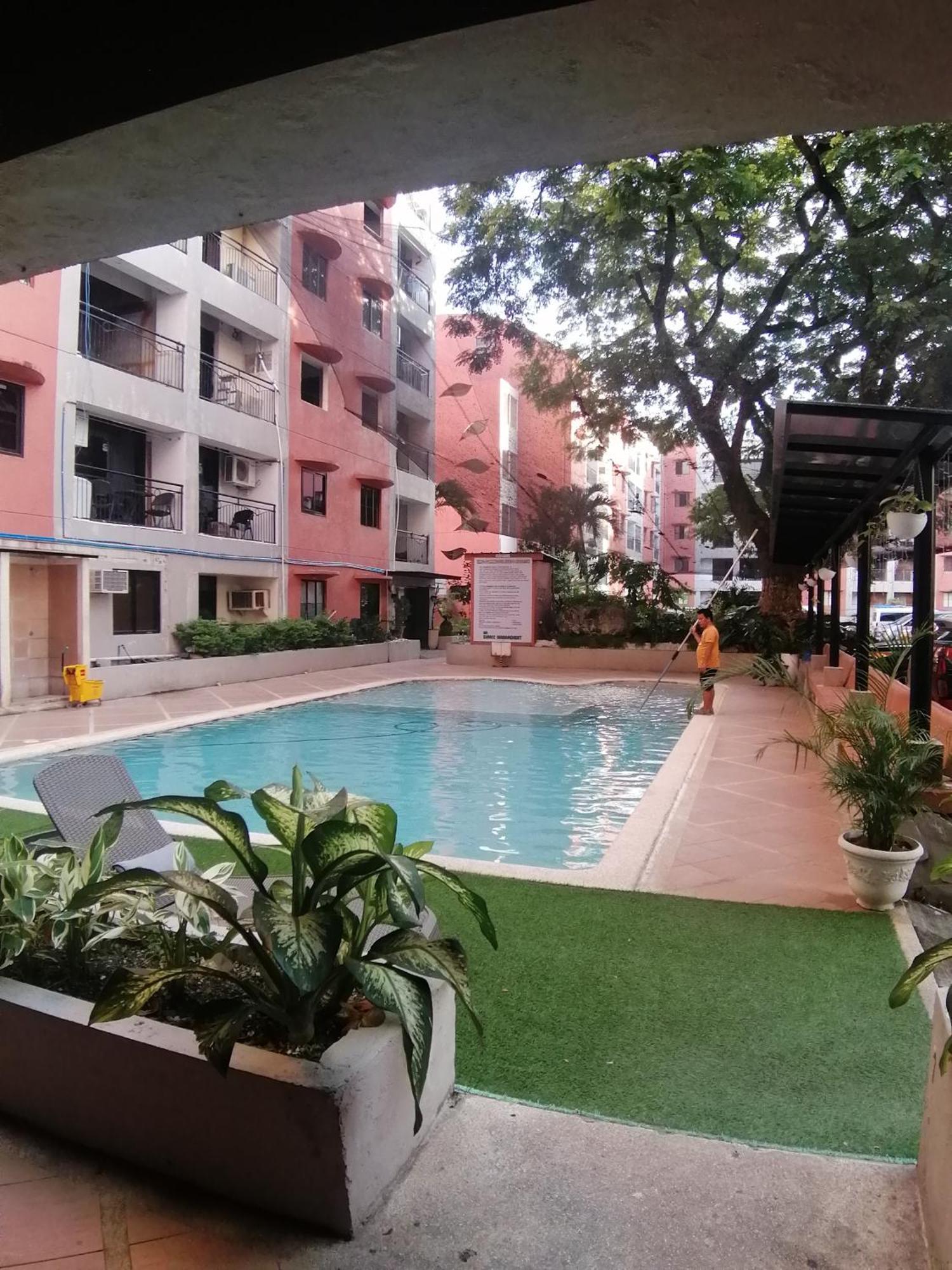 Azur B316 Near Airport, Netflix, Stylish, Cozy With Swimming Pool Apartment Lapu-Lapu City
