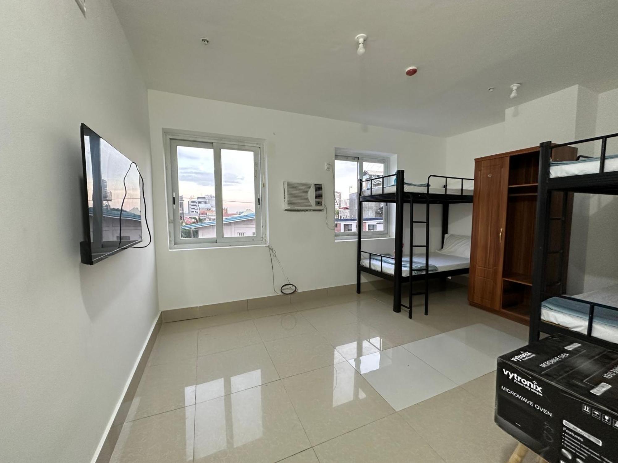 Mabolo 302 Family Near It Park Apartment