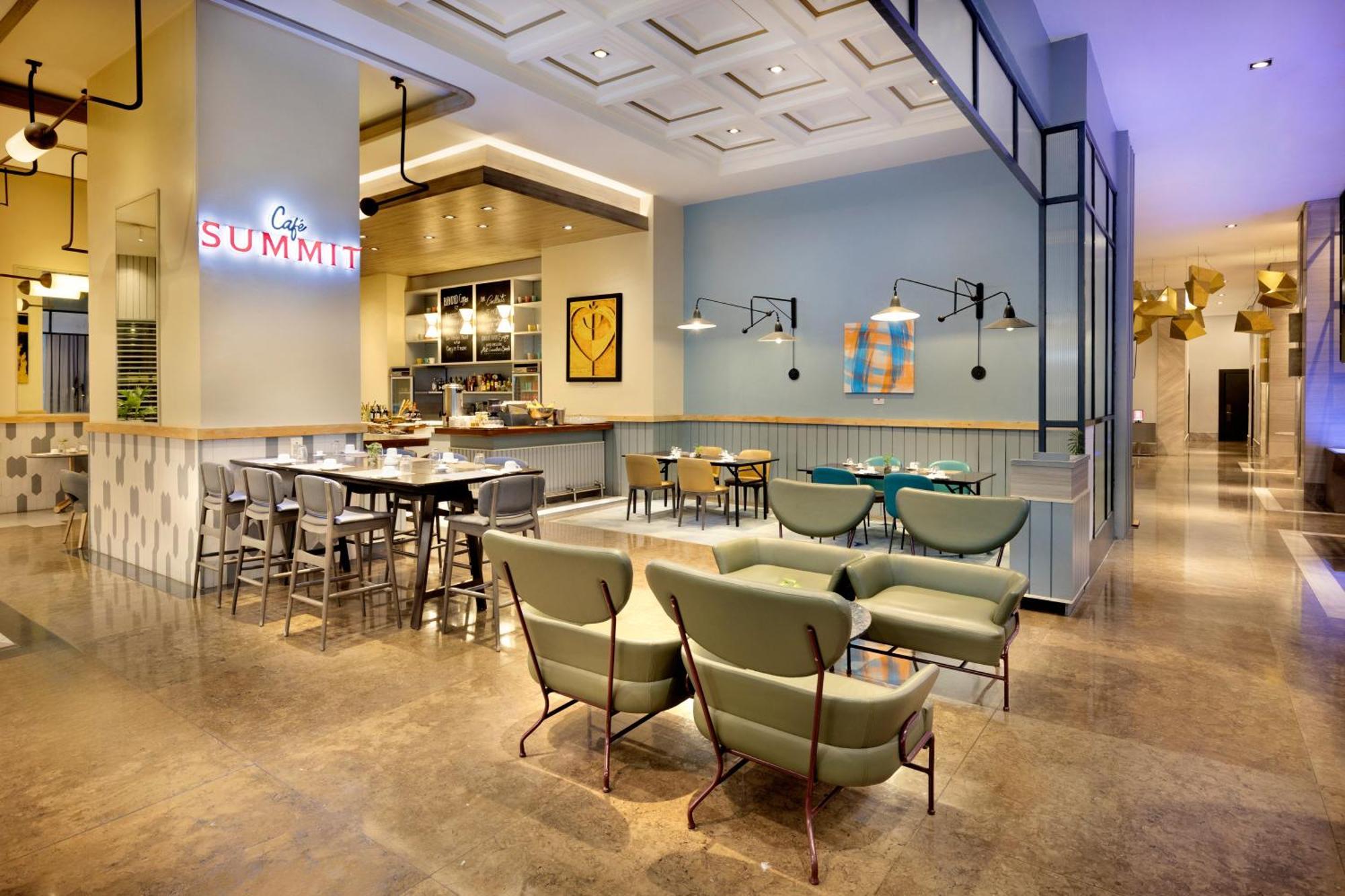 Hotel Summit Galleria
