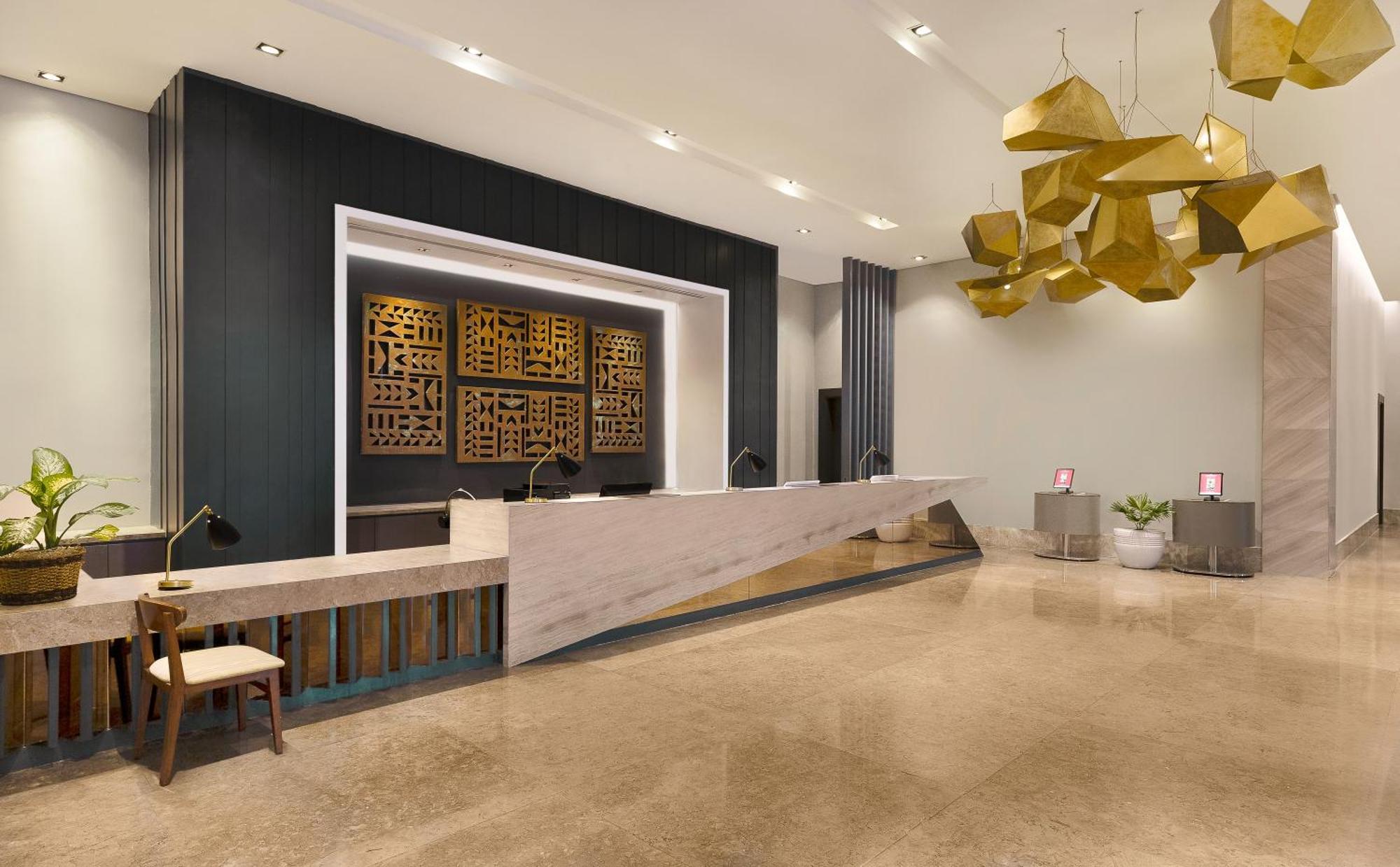 Summit Galleria Hotel 3*