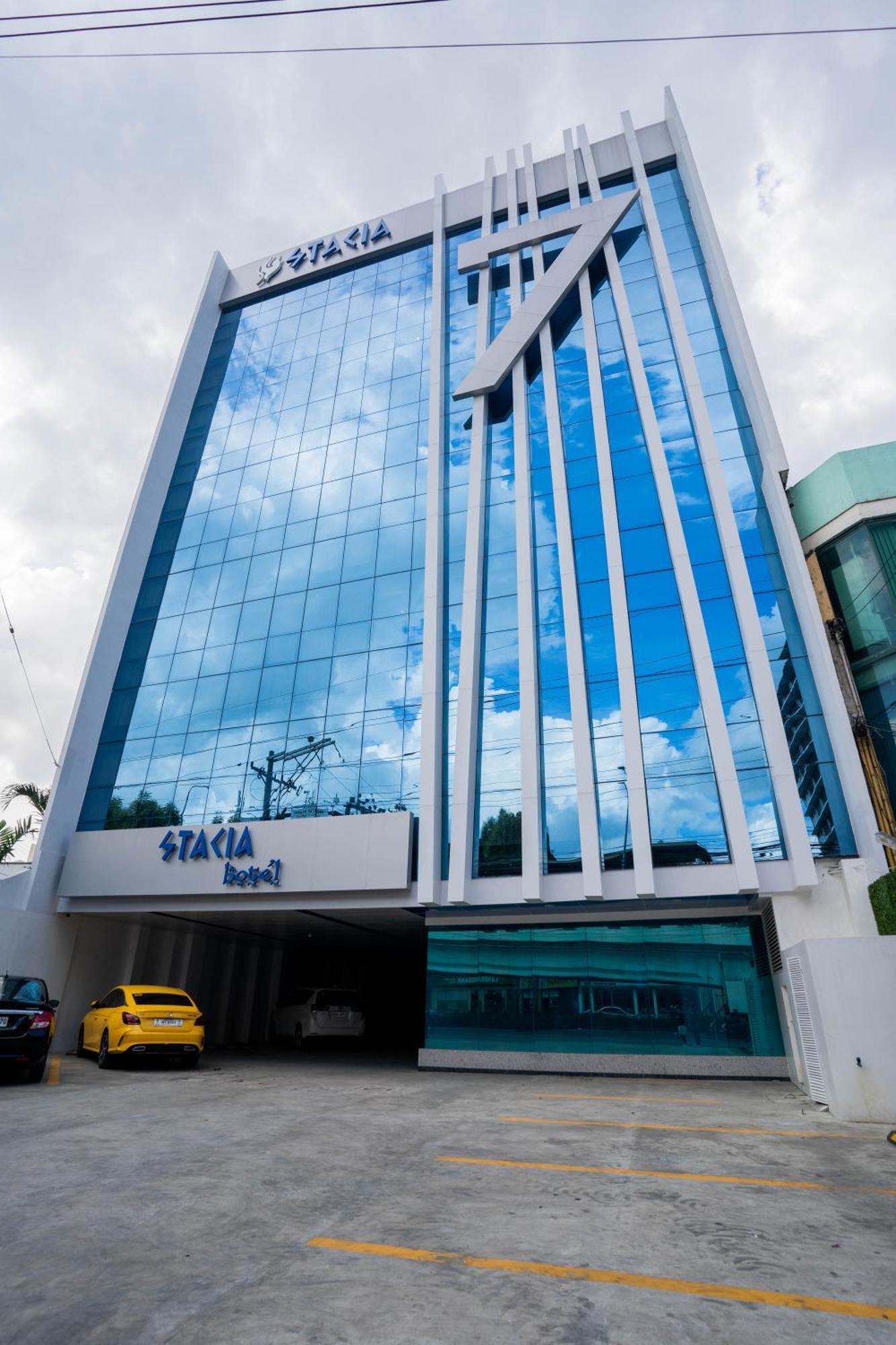 Stacia Cebu