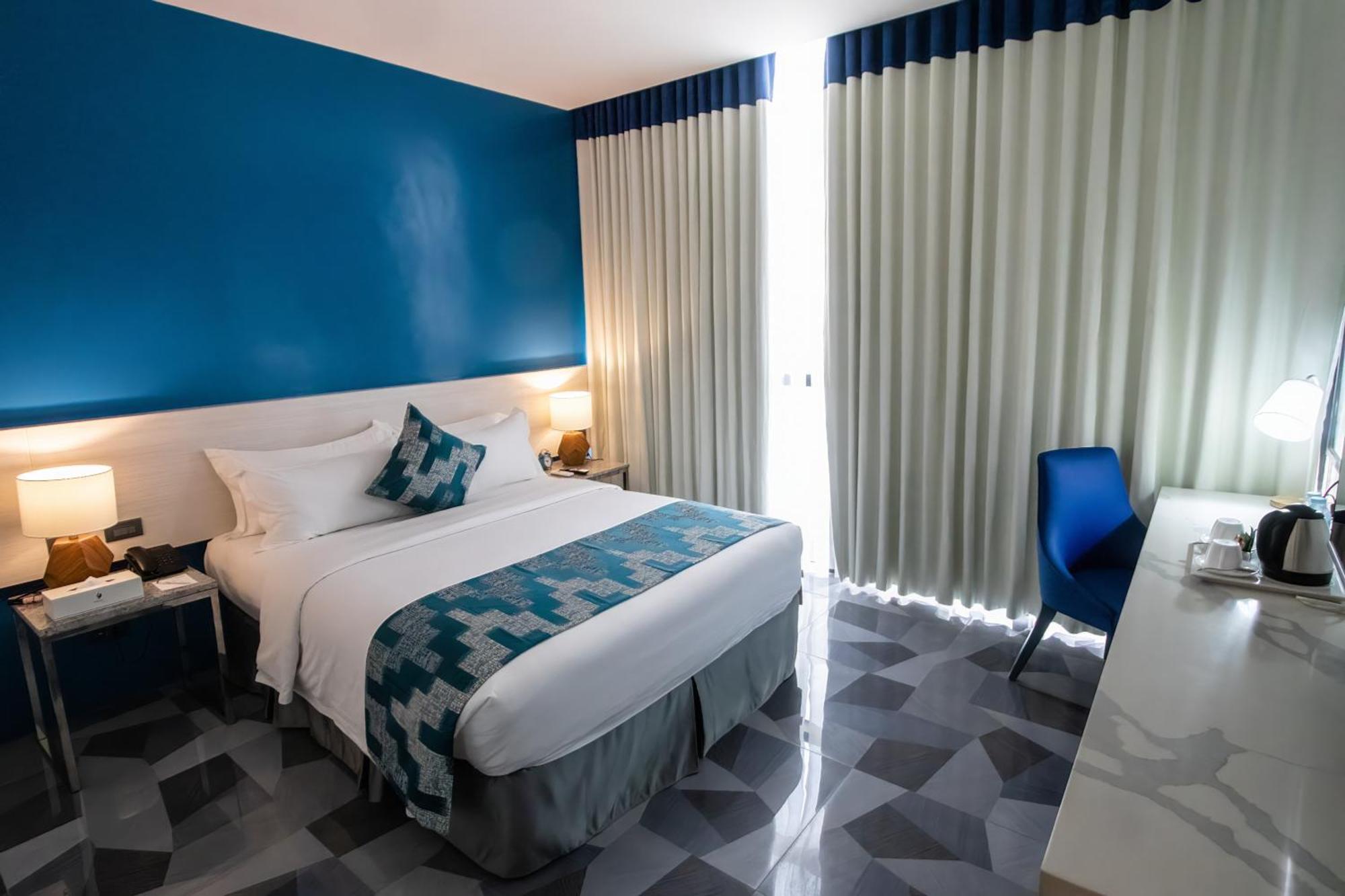 Stacia Hotel 3*