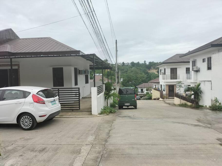 Bahay bakasyunan Comfy Near Ateneo De Cebu