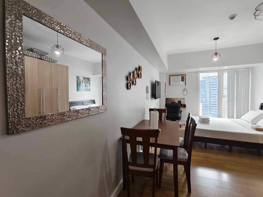 Solinea Tower 3, Lazuli 2506a Apartment