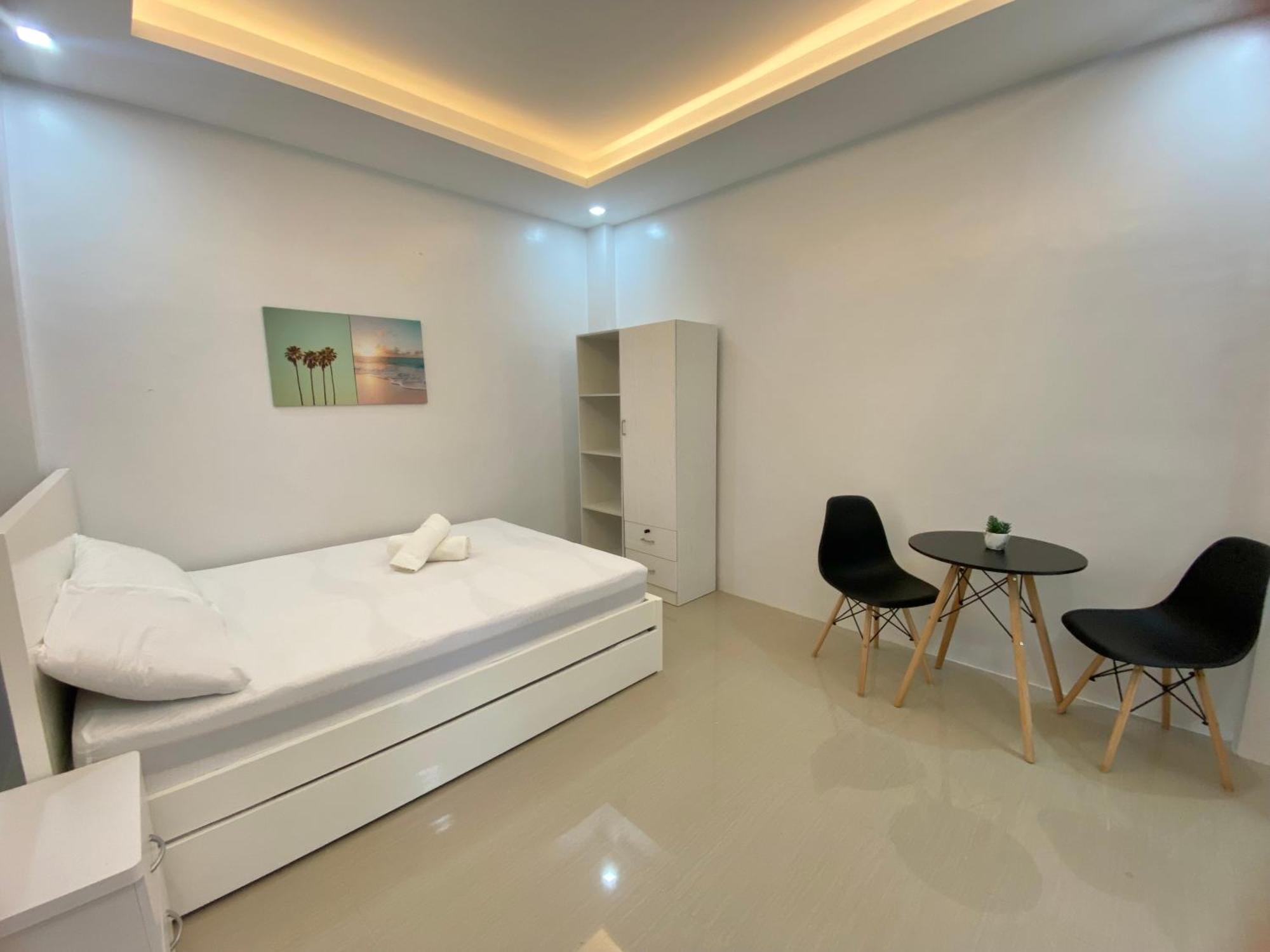 Christela House Guest house Pooc