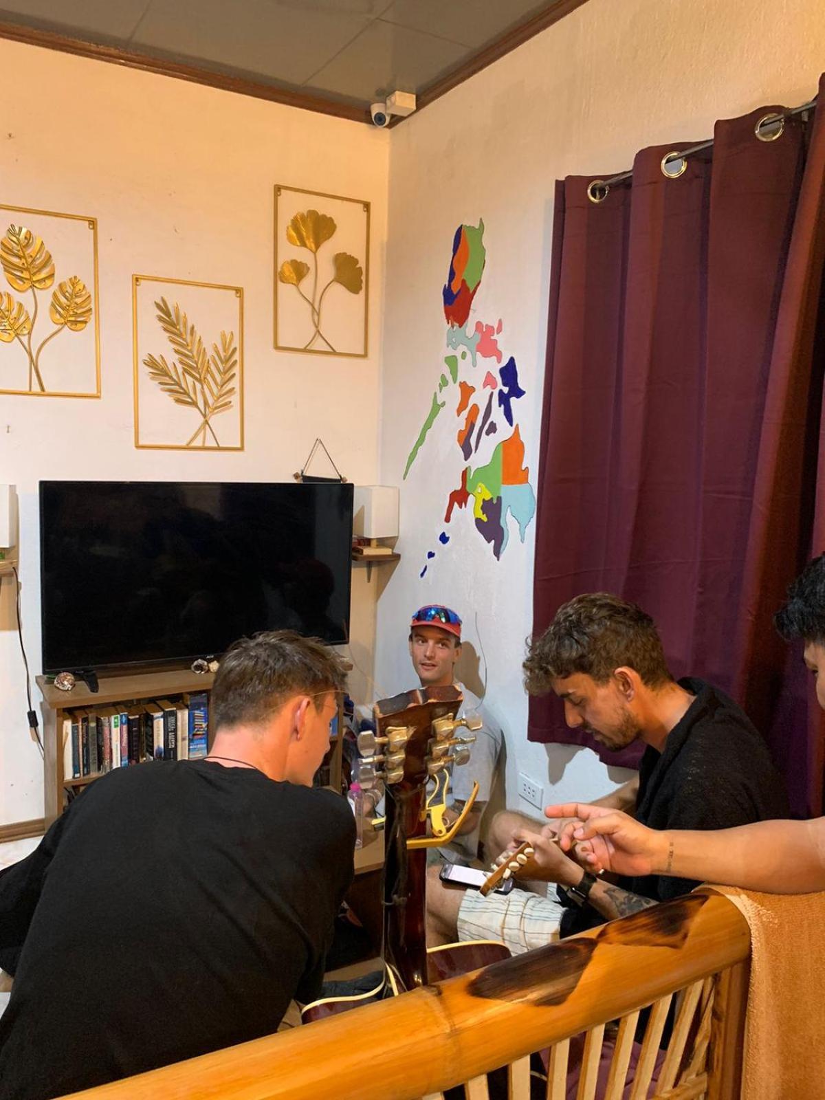 Ohlala Hostel