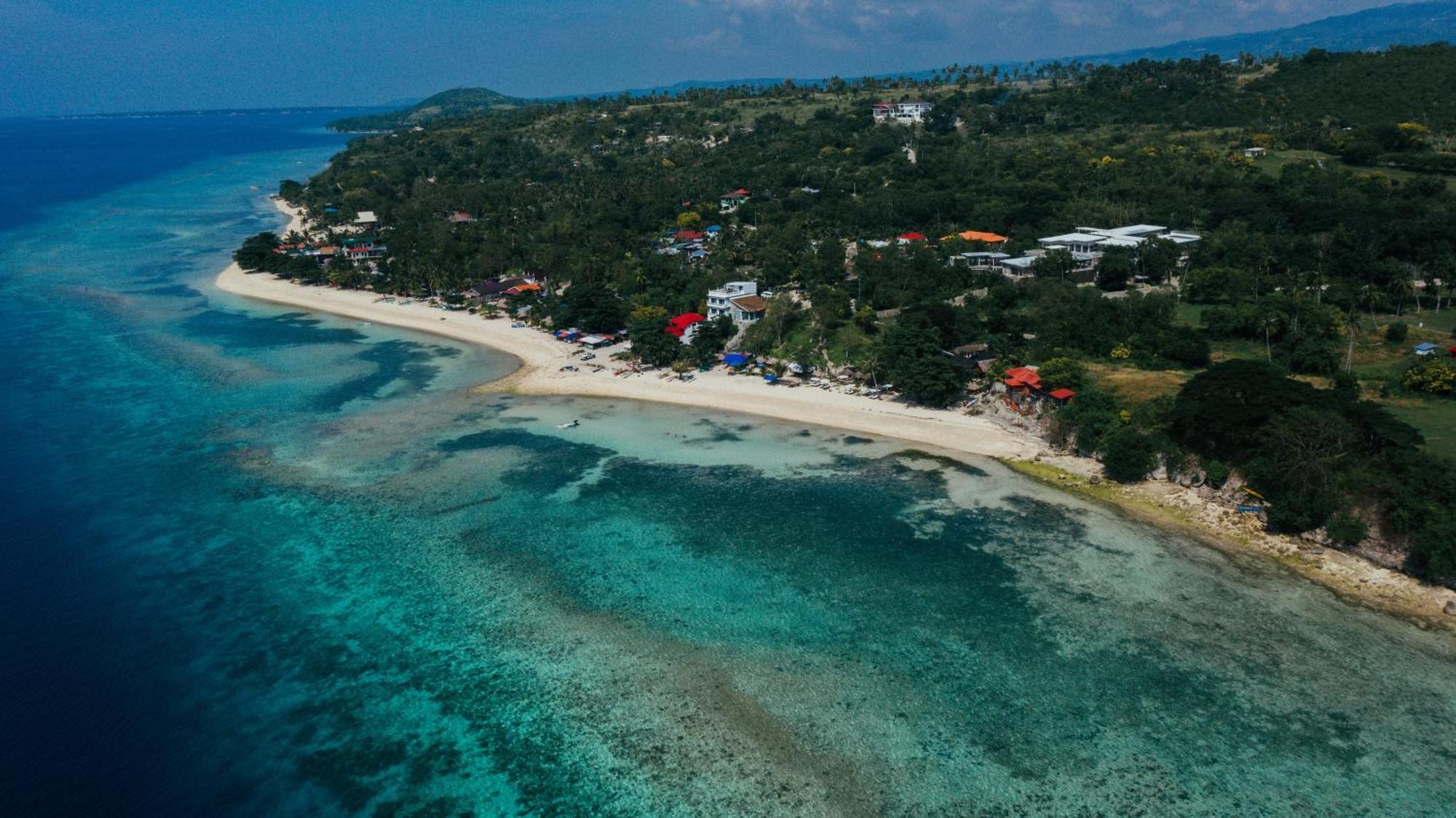 The Verge Cebu Beachfront Exclusive King Bed Pool - 12 Minutes To Kawasan Falls Canyoneering Villa *