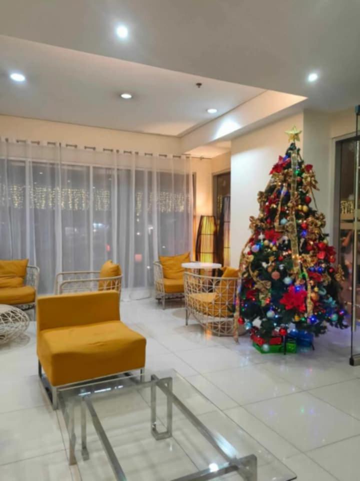 One Bedroom-avida Tower By Villahermia Staycation Apartment Cebu