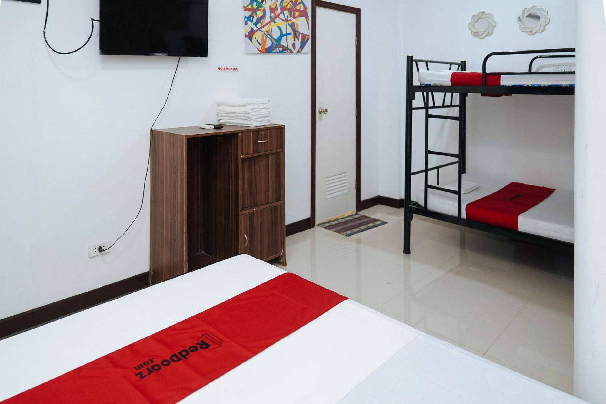 Reddoorz At Billy's Guest house *