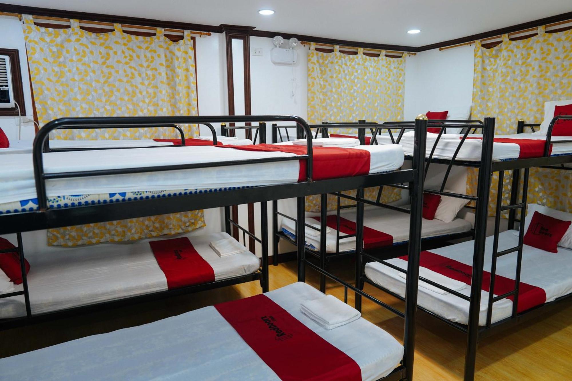 Reddoorz At Billy's Guest house Oslob